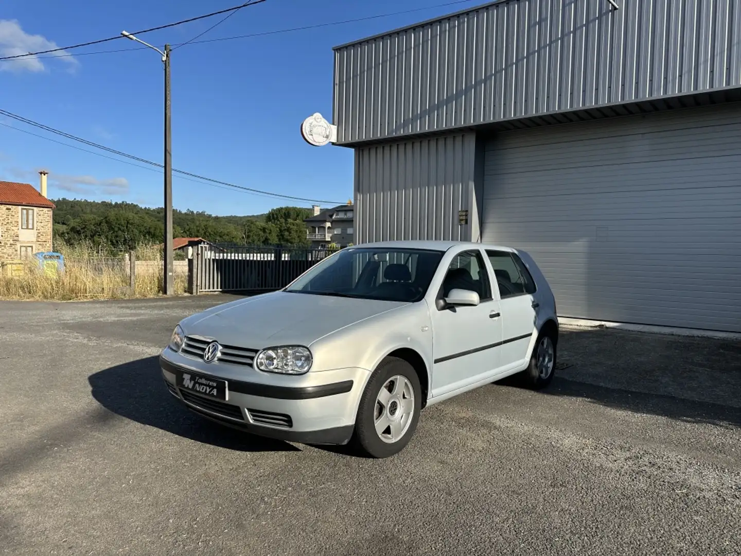 Volkswagen Golf 1.9TDI Conceptline Plateado - 1