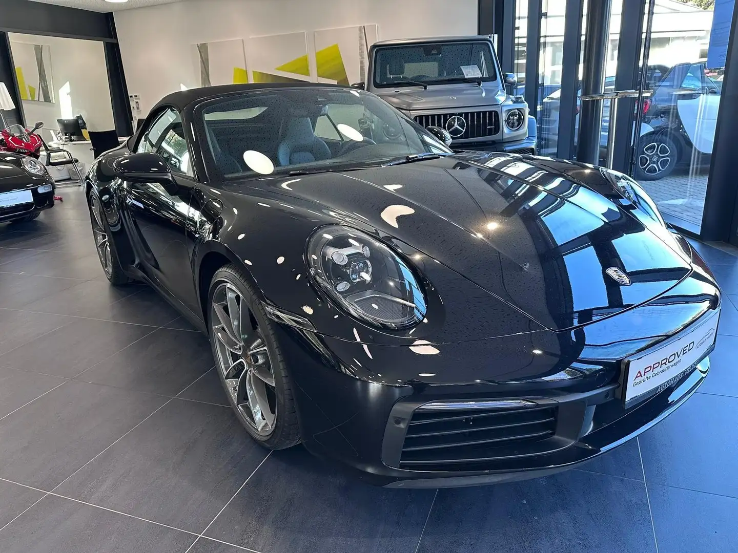 Porsche 992 Carrera Cabriolet Schwarz - 1