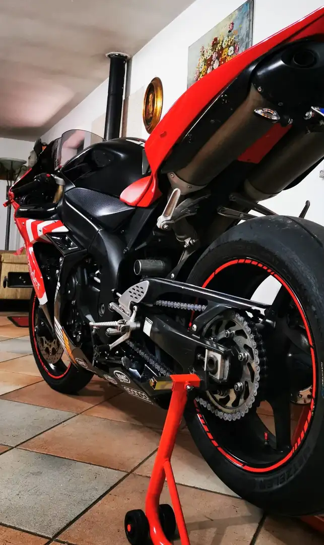 Yamaha YZF-R1 Rosso - 1