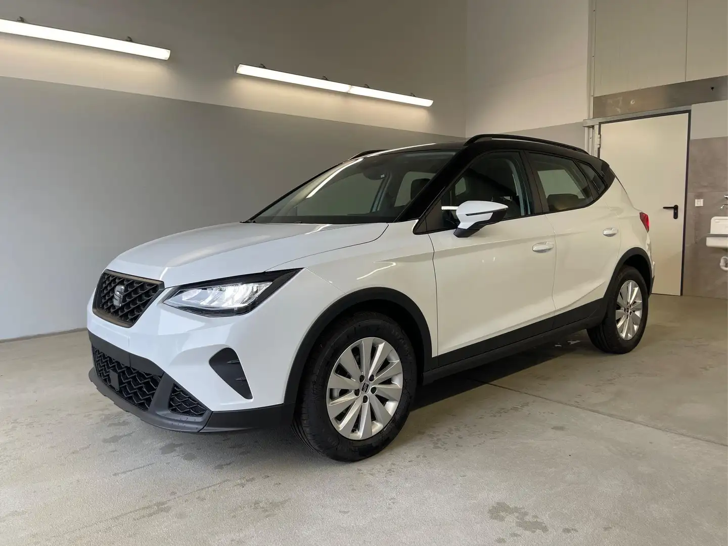 SEAT Arona Style 1.0 TSI AHK+GV5+Sitzheiz+PDC+Climatronic+... Weiß - 1