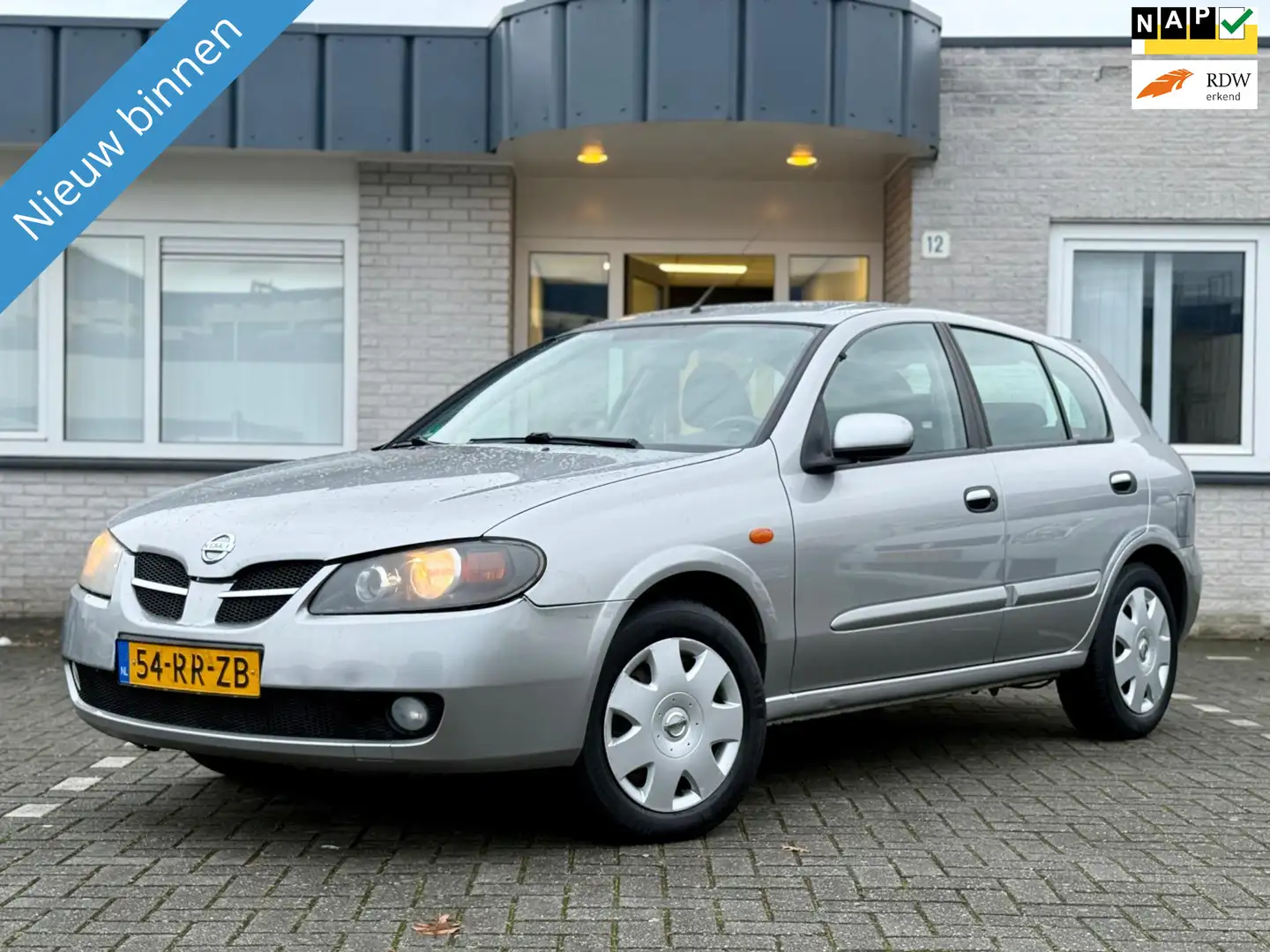Nissan Almera 1.8 Acenta Automaat|Airco|Trekhaak! Grau - 1