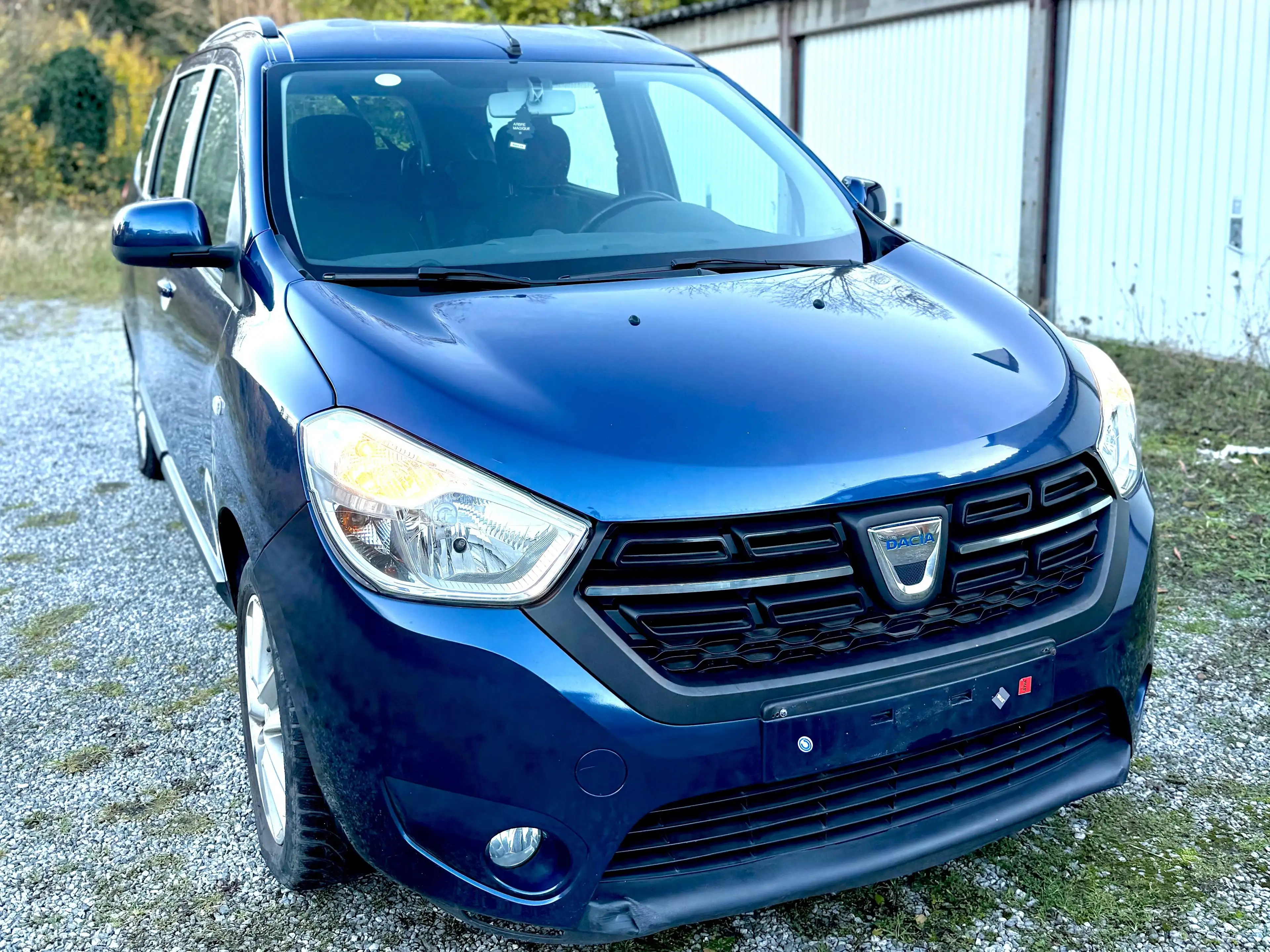 Dacia Lodgy Lodgy Stepway 1.6i SCe SL Rainbow 7pl.(EU6.2) — photo 2