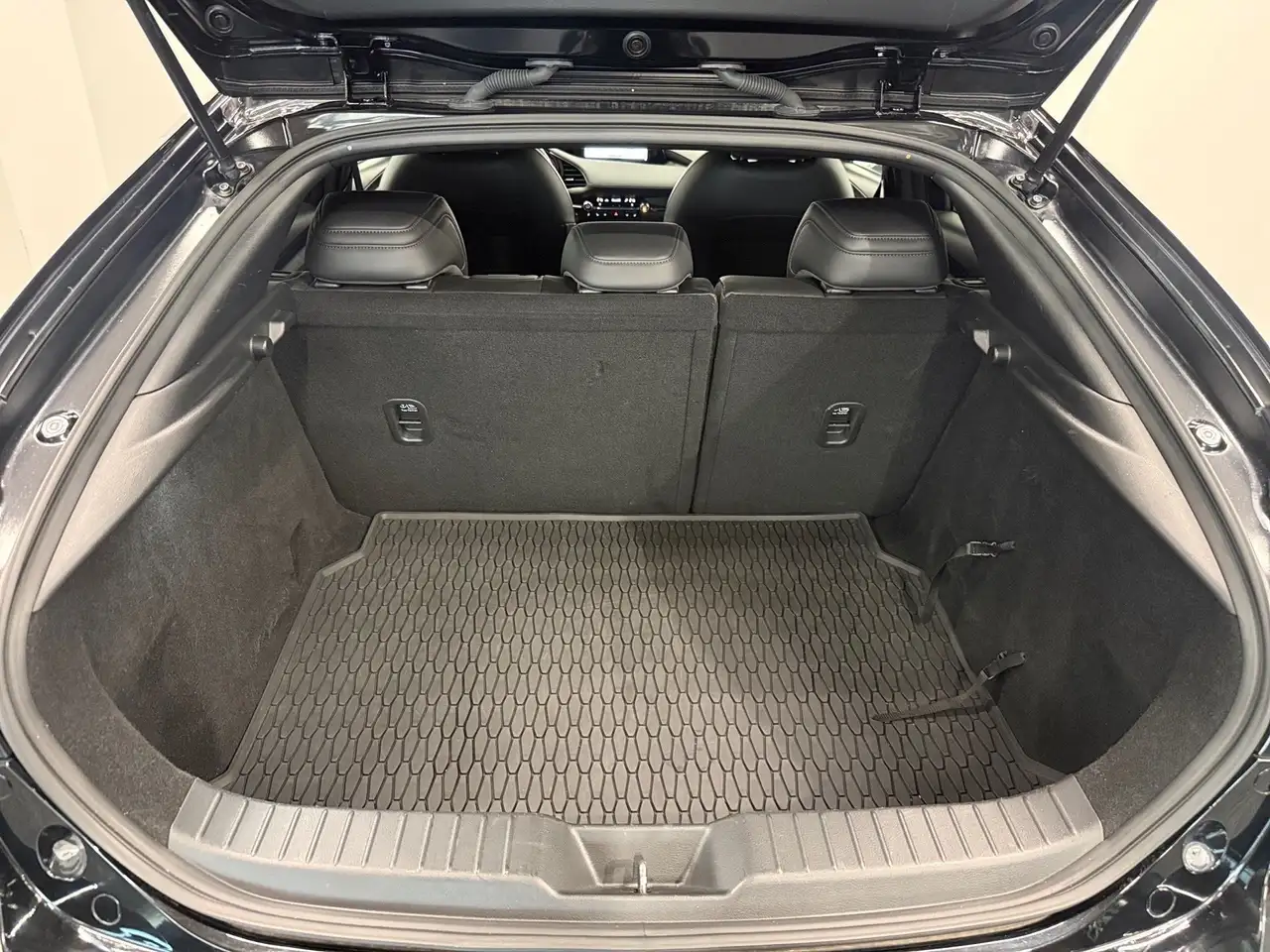 Mazda MAZDA3 SKYACTIV-G 2.0 Prime-Line ab ca. 160€ monatlich, миниатюра 22