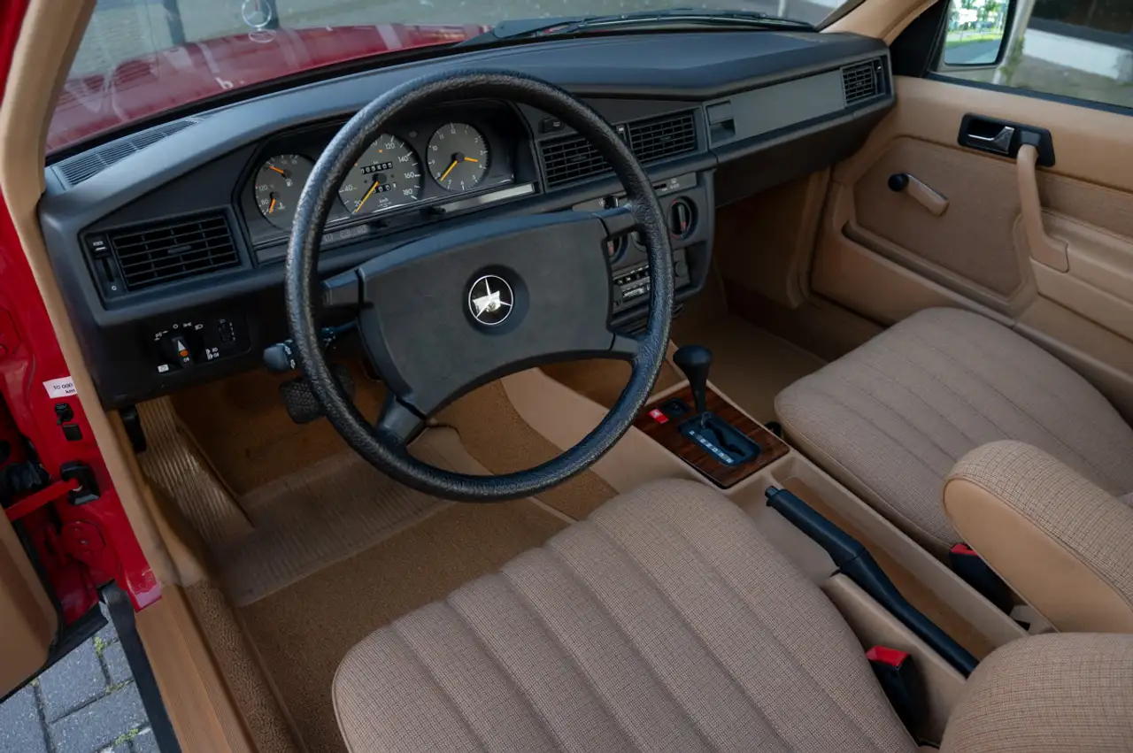 Mercedes-Benz 190 D, foto 6