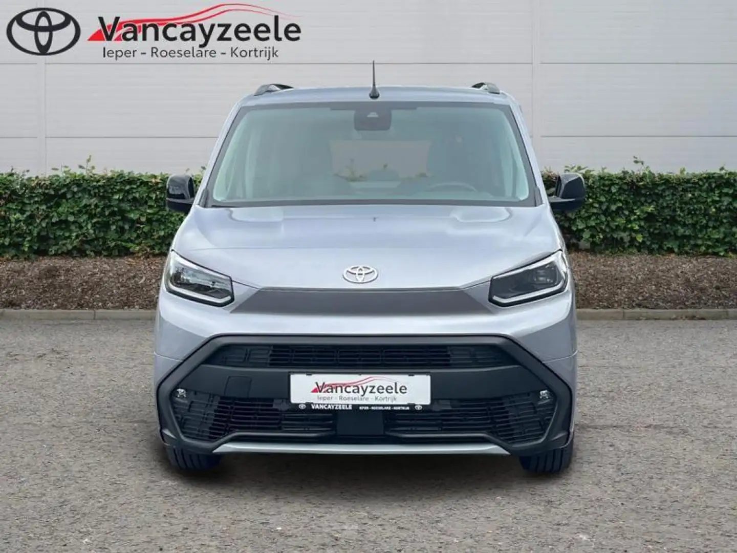Toyota Verso Family 5pl+CAM+GPS+SENS ACHTER Zilver - 2