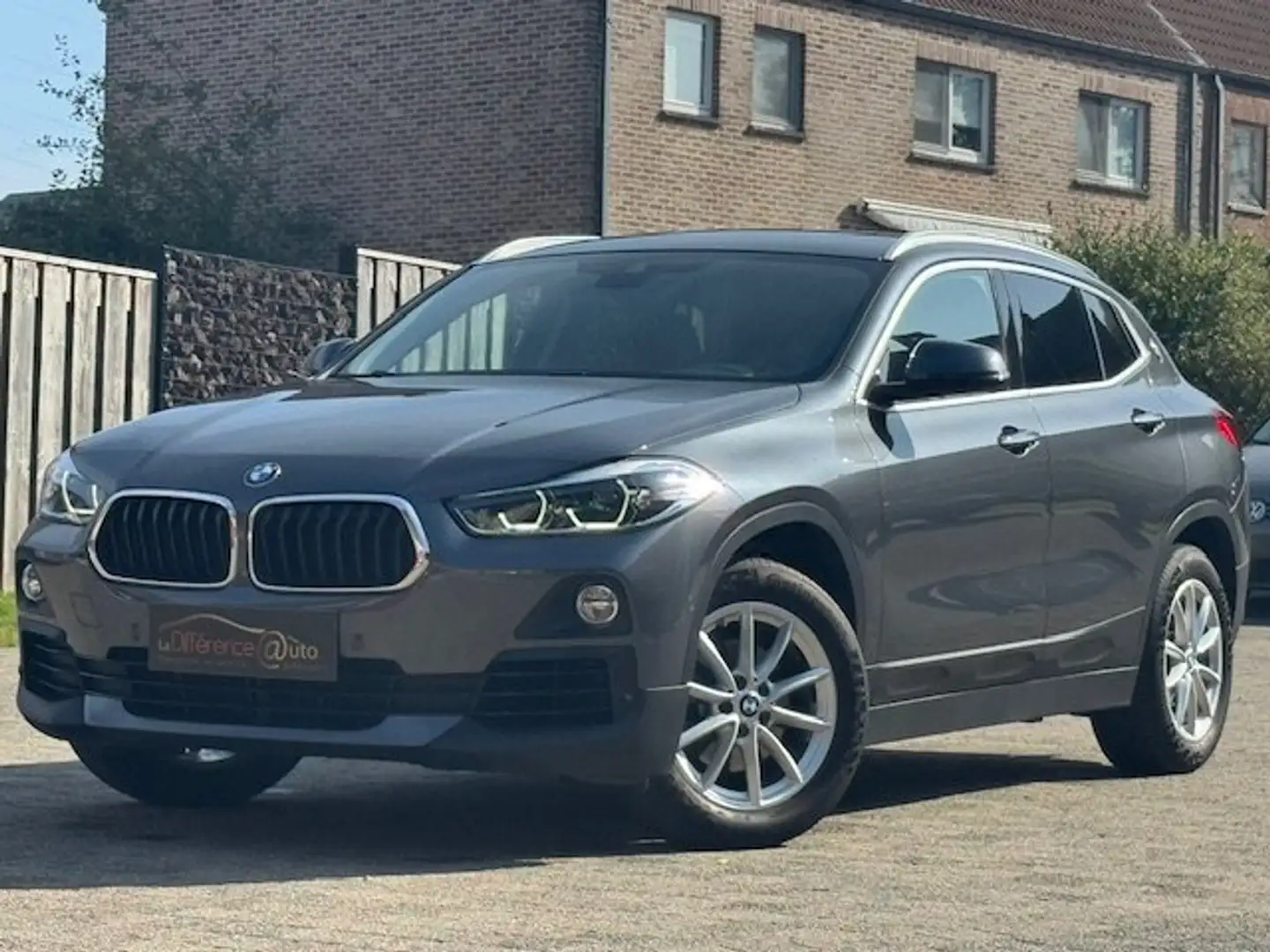 BMW X2 X2 1.5i sDrive18 - Clim - Cuir - GPS - JA - BVM 6 Gris - 1