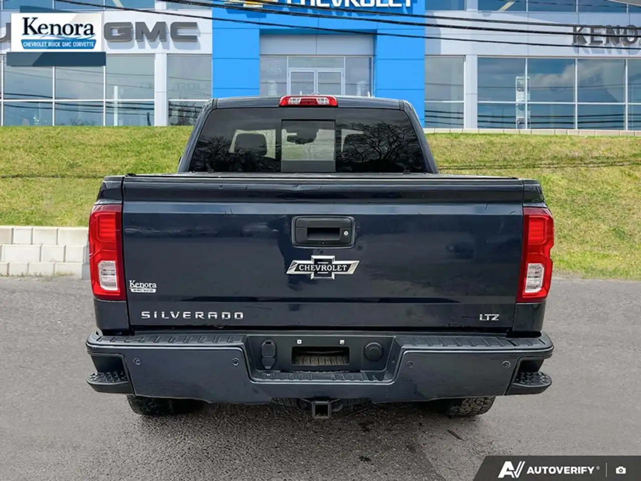 Chevrolet Silverado 1500 снимка Chevrolet Silverado 1500