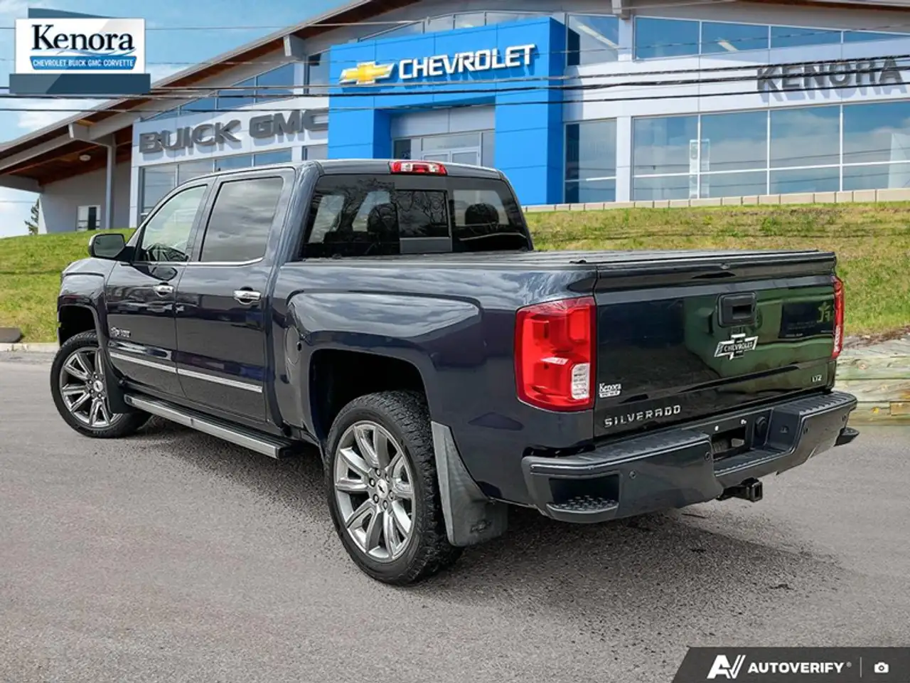 Chevrolet Silverado 1500 снимка Chevrolet Silverado 1500