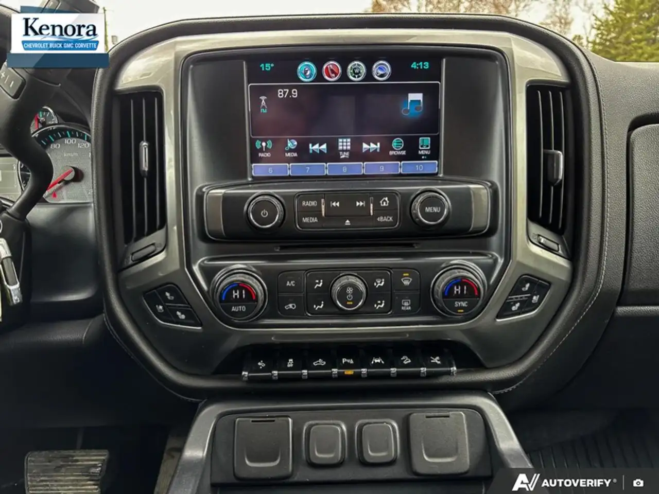 Chevrolet Silverado 1500 снимка Chevrolet Silverado 1500