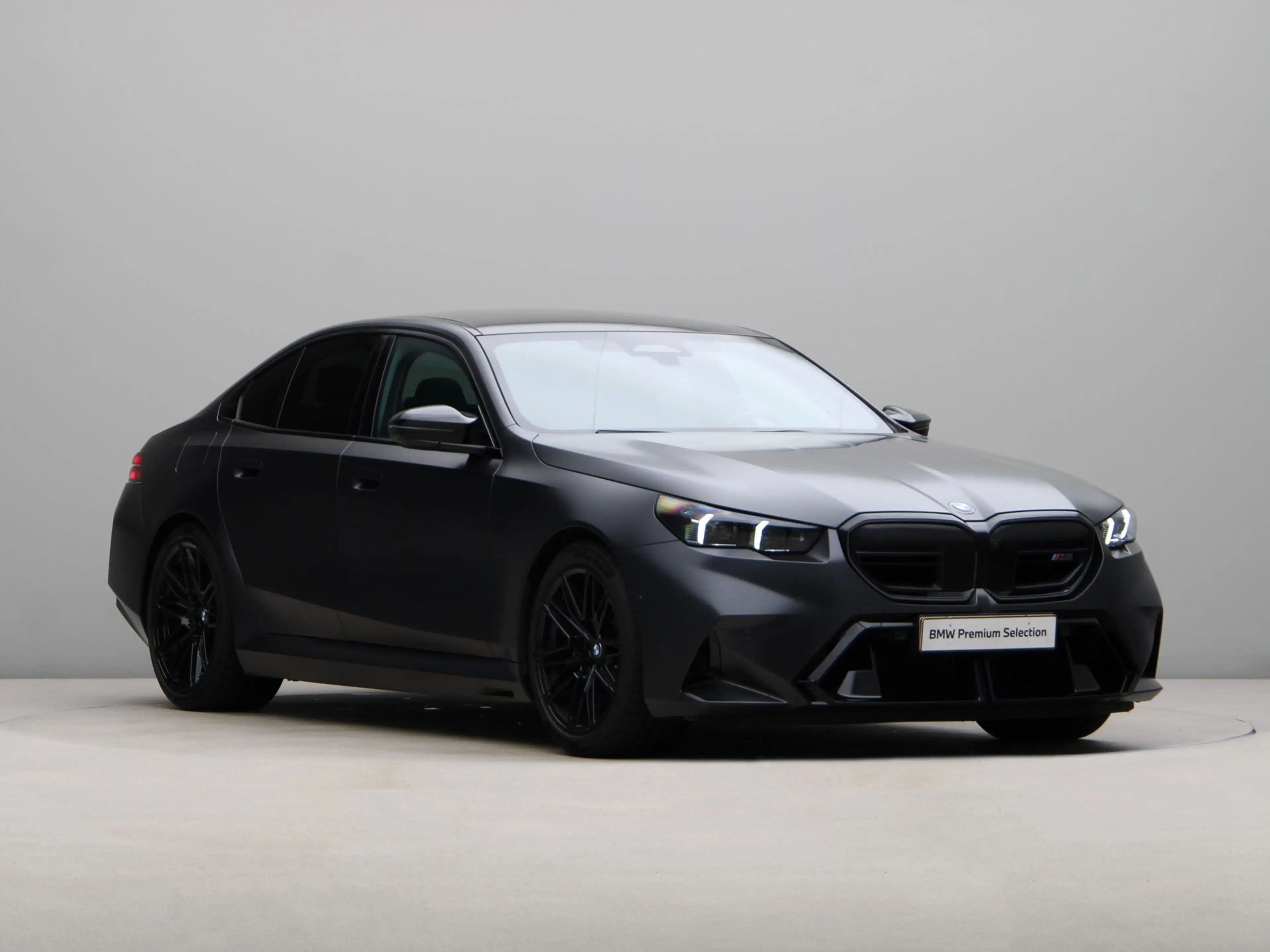 BMW M5 Sedan incl. alarmklasse 5 & milltek uitlaatsysteem — photo 7