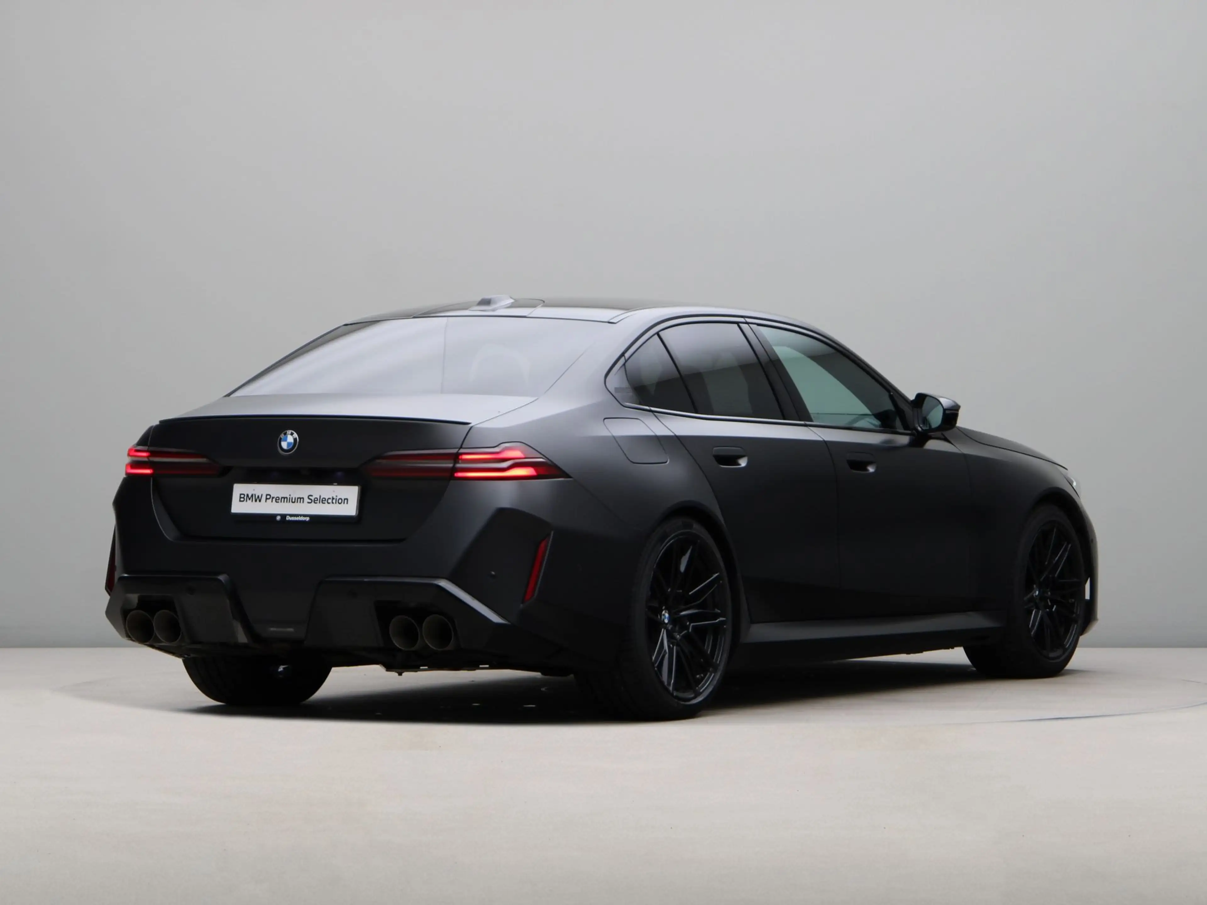 BMW M5 Sedan incl. alarmklasse 5 & milltek uitlaatsysteem — photo 9