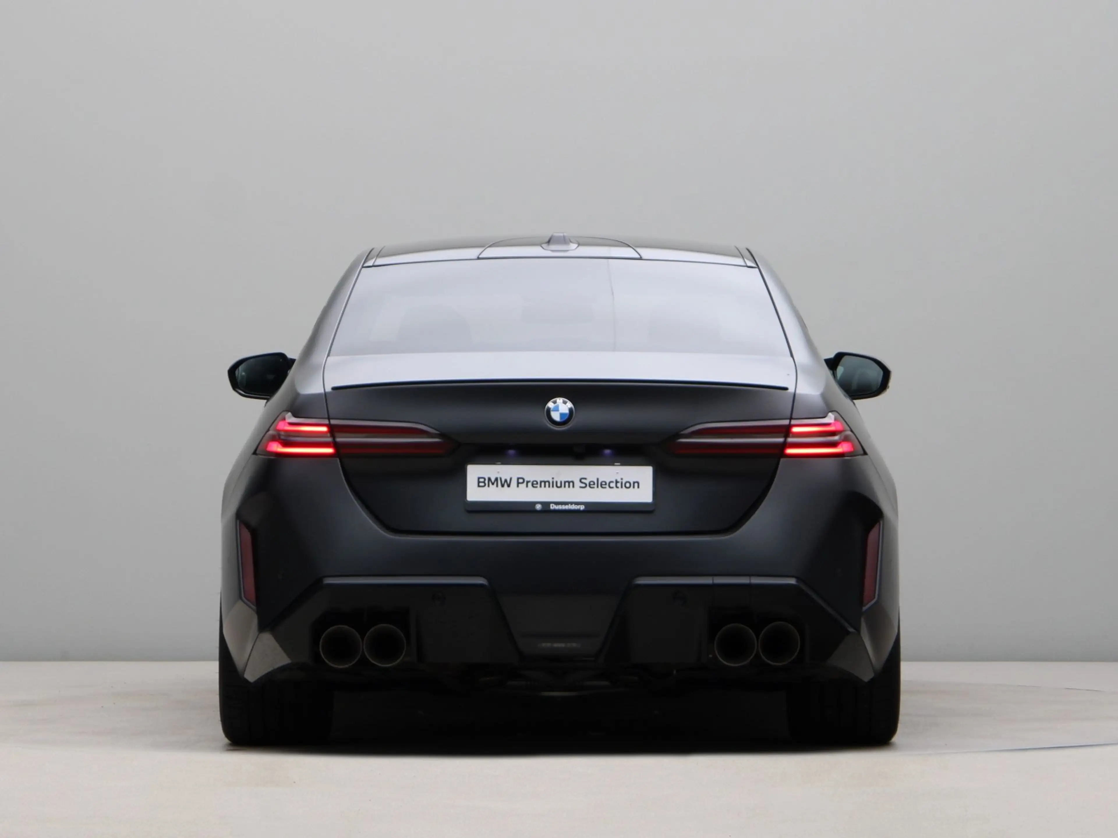 BMW M5 Sedan incl. alarmklasse 5 & milltek uitlaatsysteem — photo 10