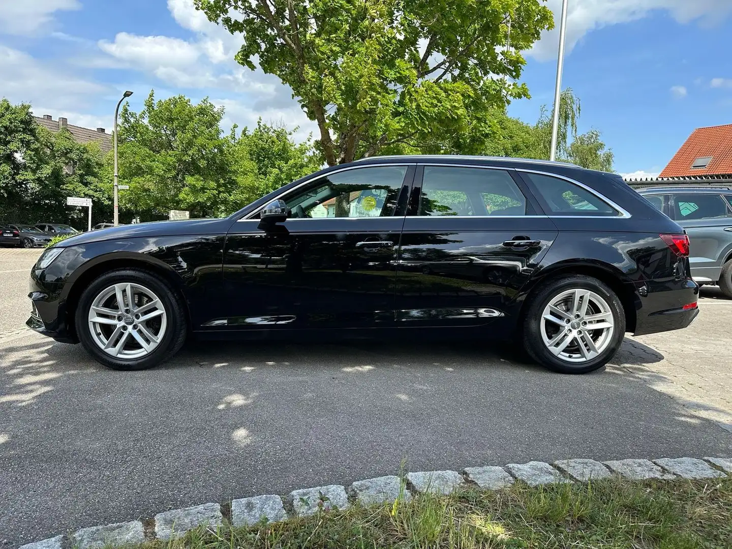 Audi A4 35 TFSI design/AHK/Kamera/Navi/LED/3ZonenKlima Schwarz - 2