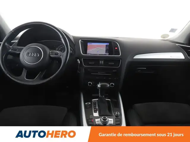Audi Q5 view 12
