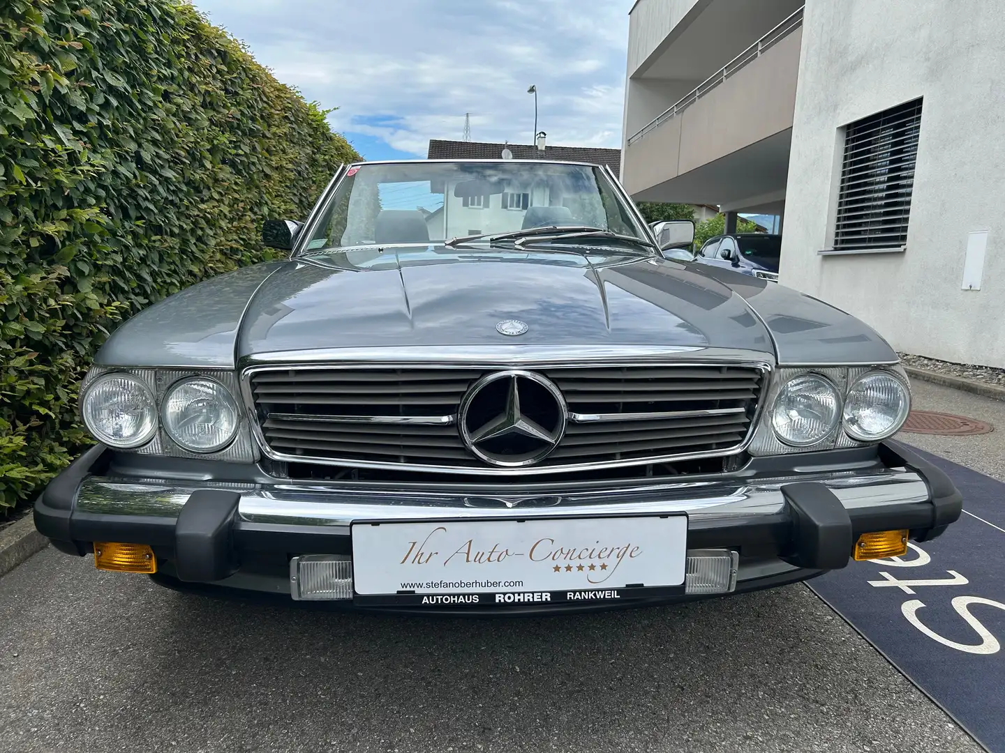 Mercedes-Benz SL 560 sehr schöne Restaurierung Grau - 2