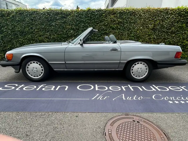 Mercedes-Benz SL 560 sehr schöne Restaurierung