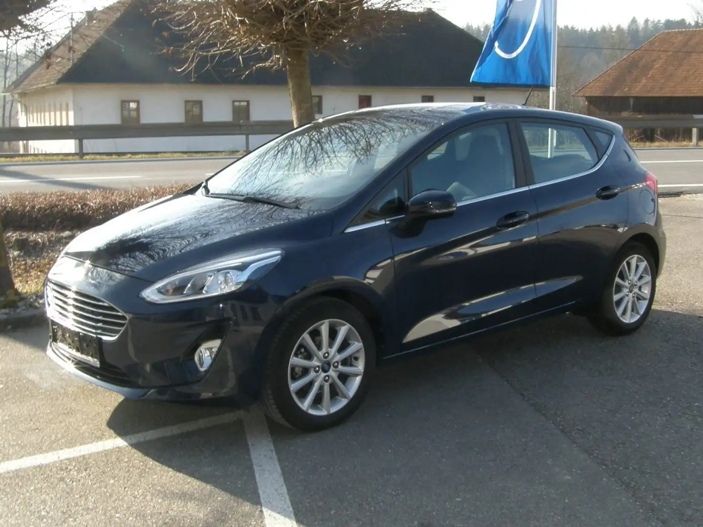 Ford Fiesta Titanium Blau - 2