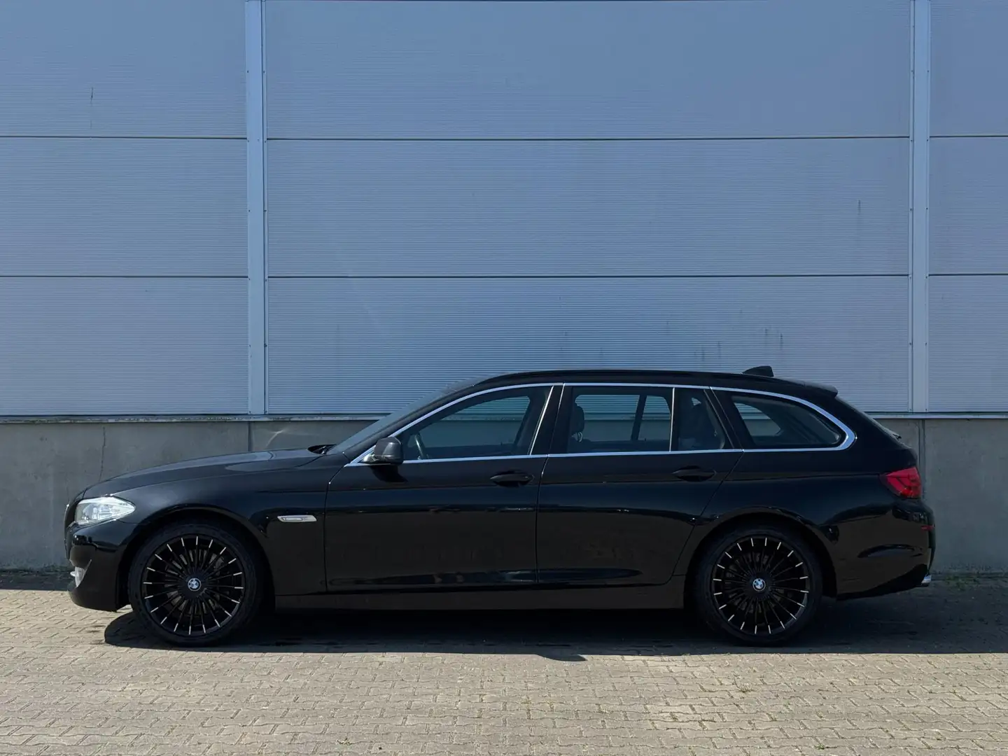 BMW 530 5-serie Touring 530d High Ex CLIMA|NAVI|CRUISE|LEE Zwart - 2