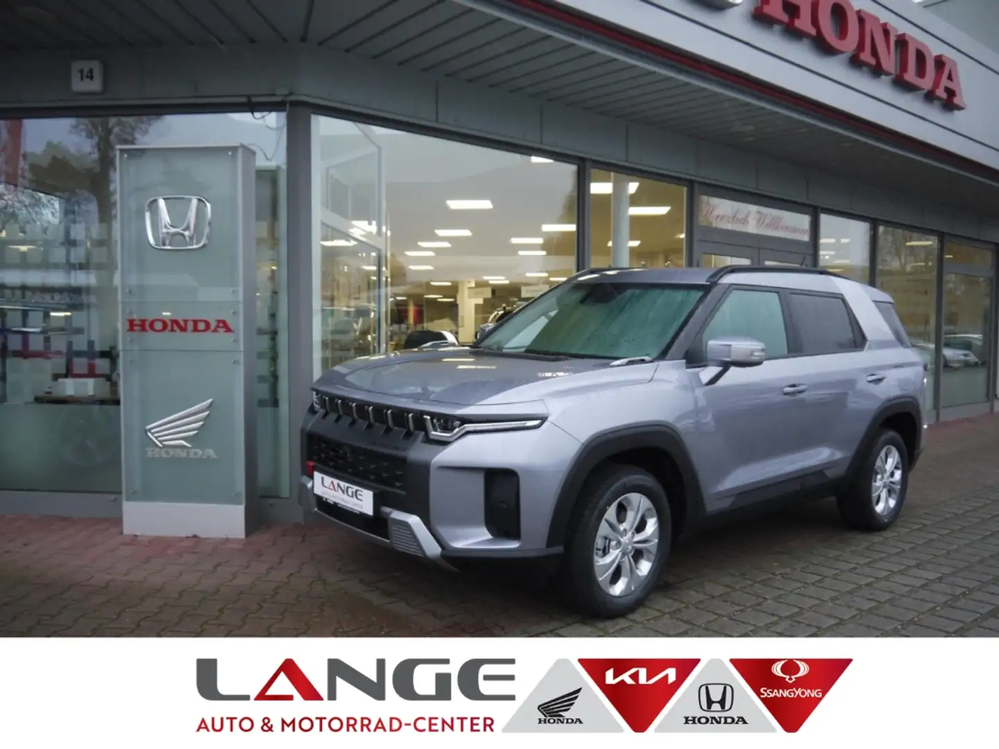 SsangYong 1.5 Amber 2WD Klimaautom Temp Tel.-Vorb. PDC Regen Plateado - 1