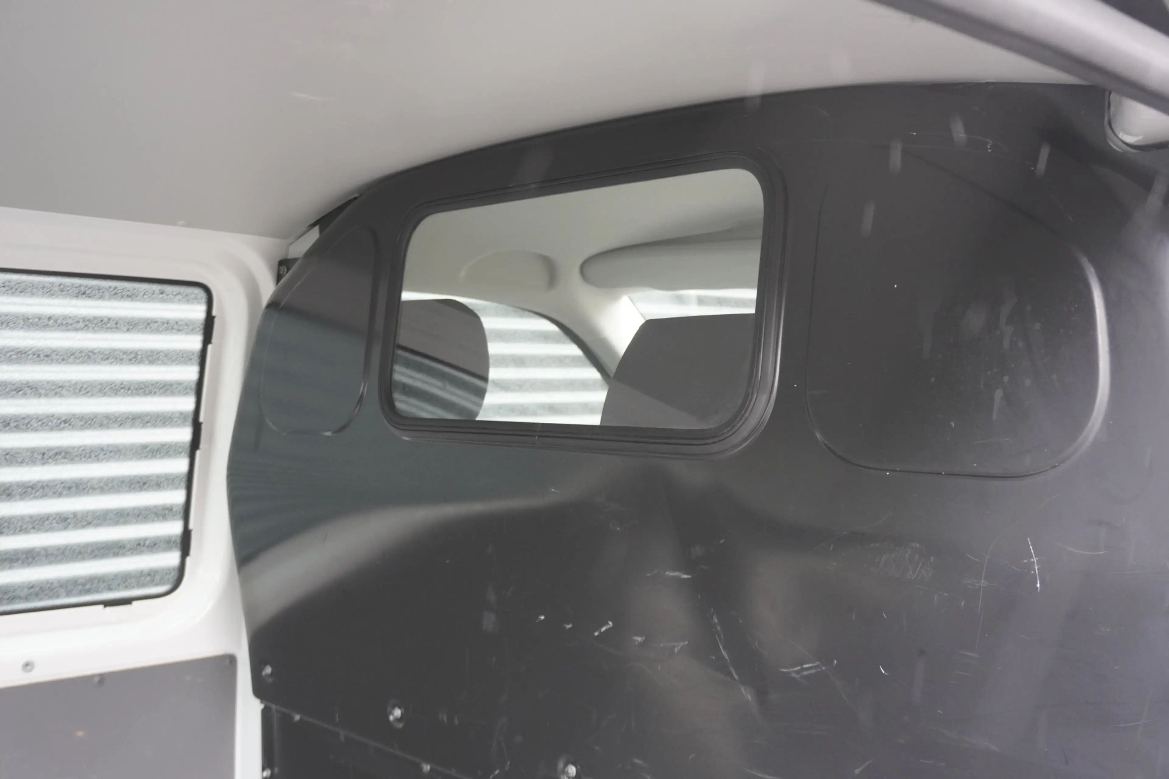 Volkswagen T6.1 Transporter 110pk L2H1 Navigatie Achterdeuren Apple carplay LE — photo 11