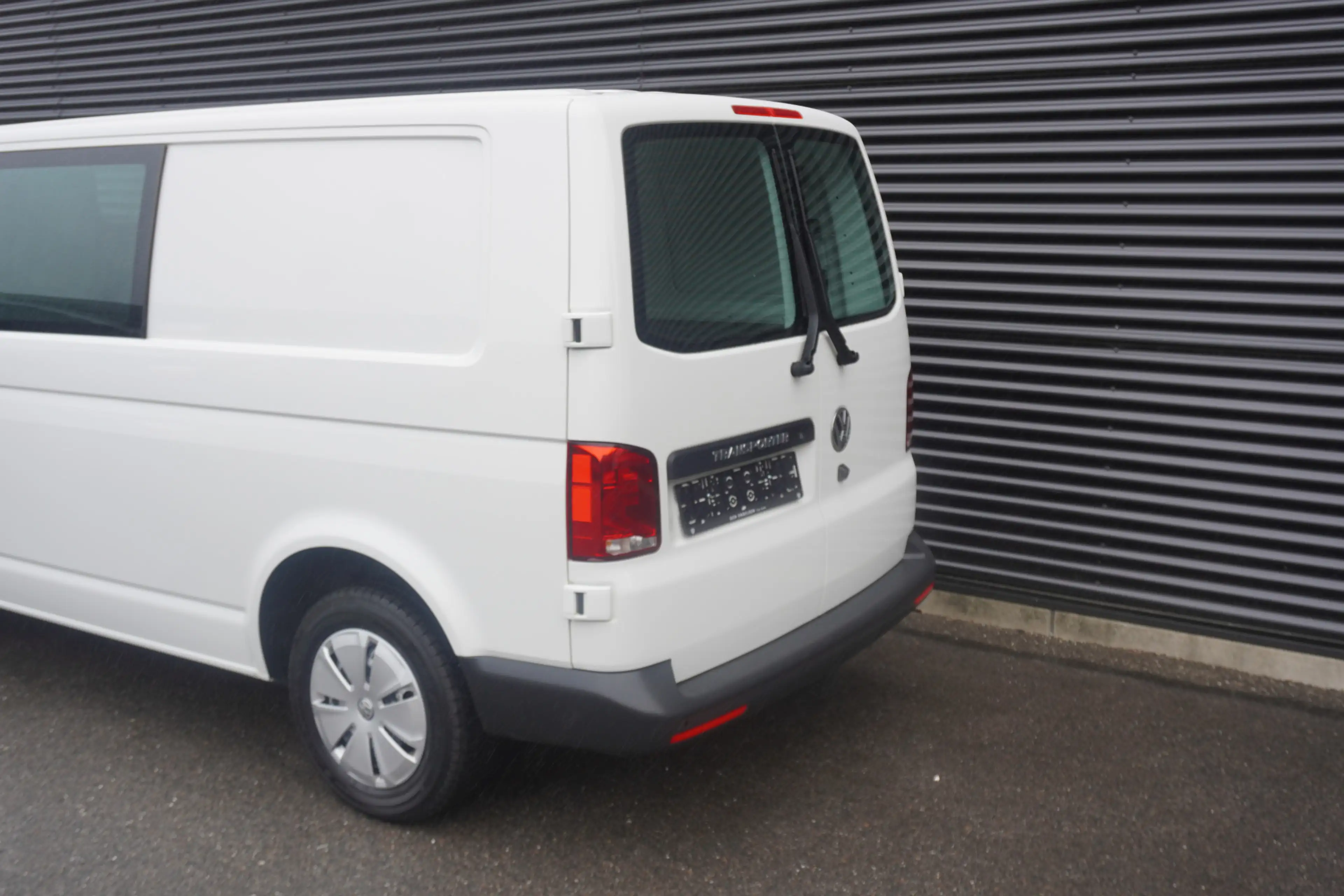 Volkswagen T6.1 Transporter 110pk L2H1 Navigatie Achterdeuren Apple carplay LE — photo 7