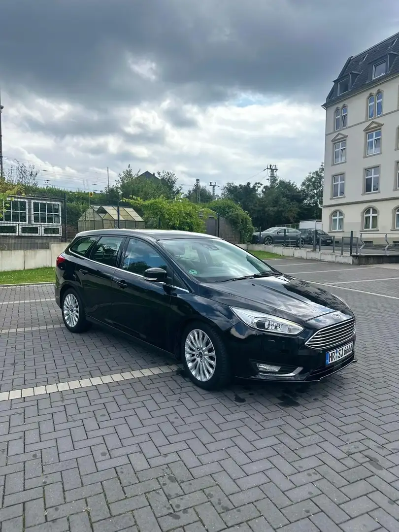 Ford Focus Titanium Schwarz - 2