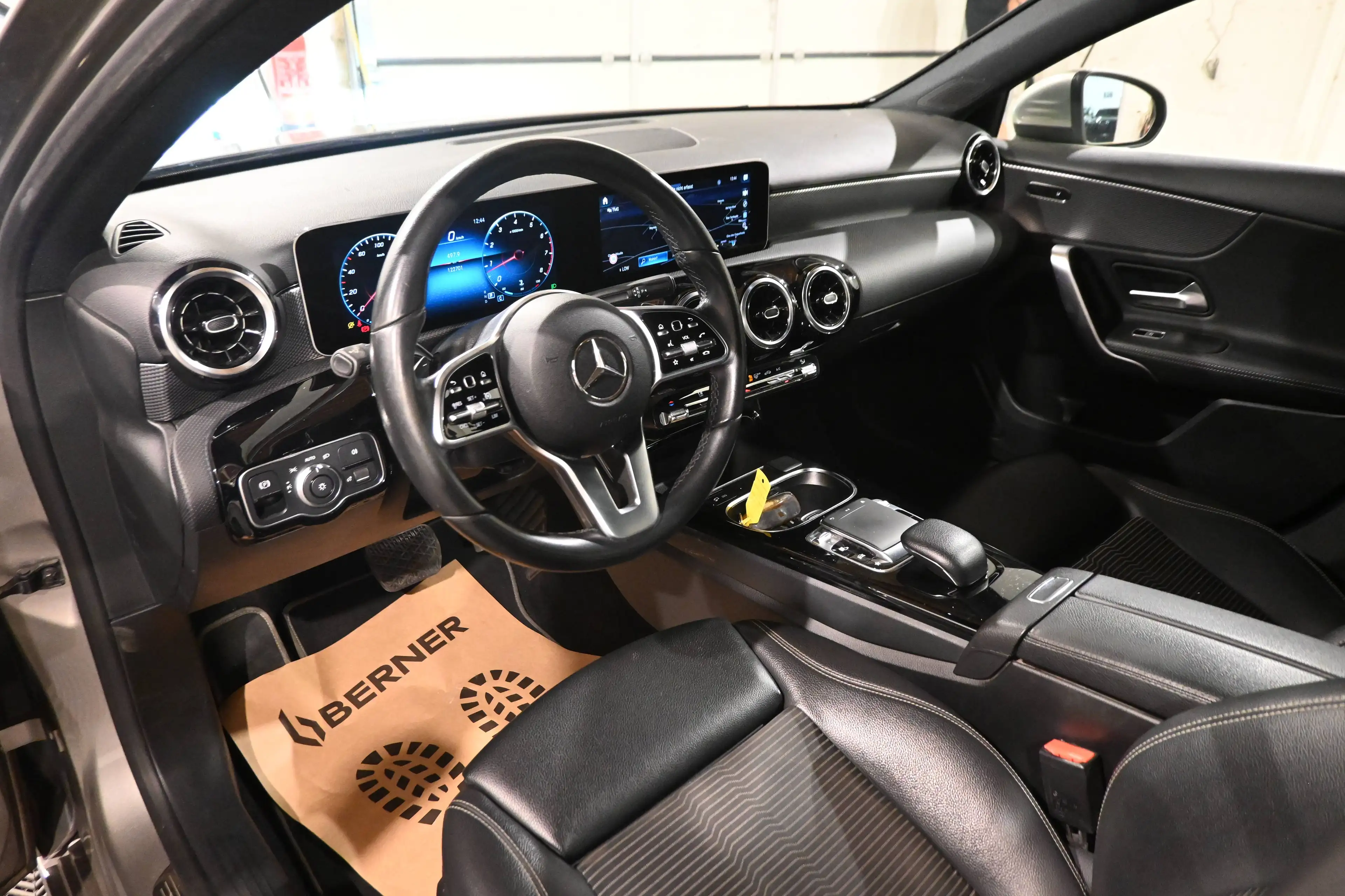 Mercedes-Benz A 220 A 220 EURO 6d /  ESSENCE / AUTO / CARPLAY / CUIR / GPS NAVI / CRUISE / PDC !! — photo 13