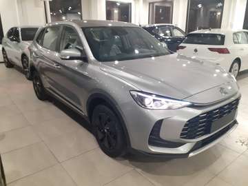 NEW ZS 2025 1.5 Standard 115cv KM0 08/2026