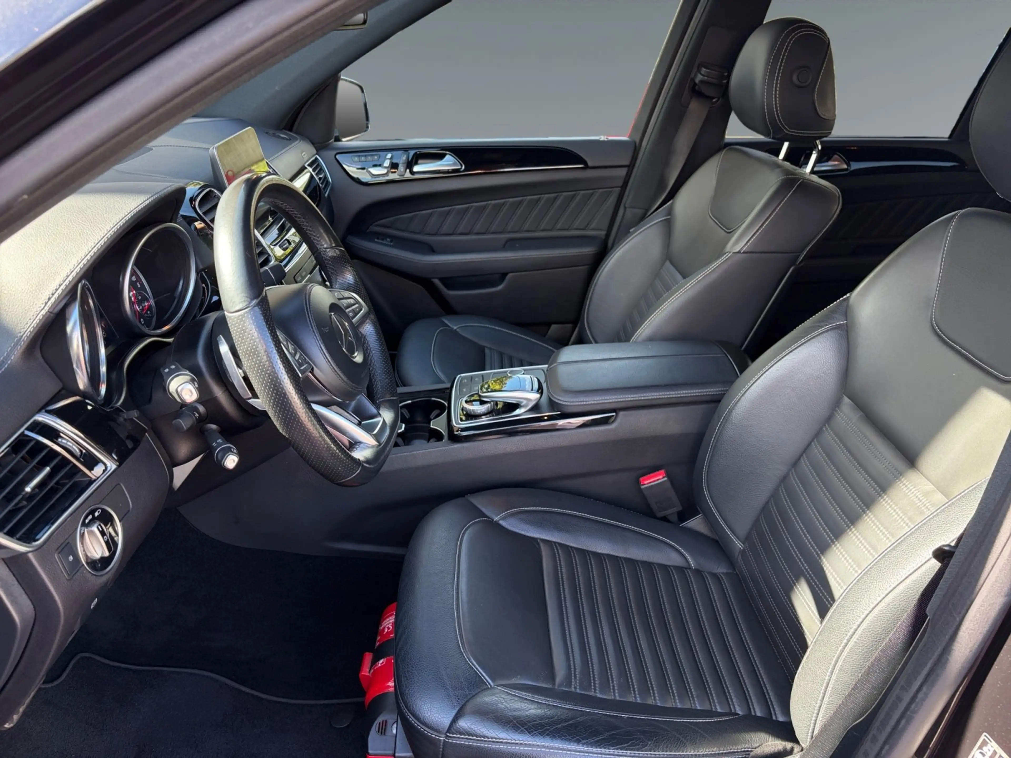 Mercedes-Benz GLS 350 d 4Matic AMG Line AUT*Kamera*360*ACC*SHZ — photo 10