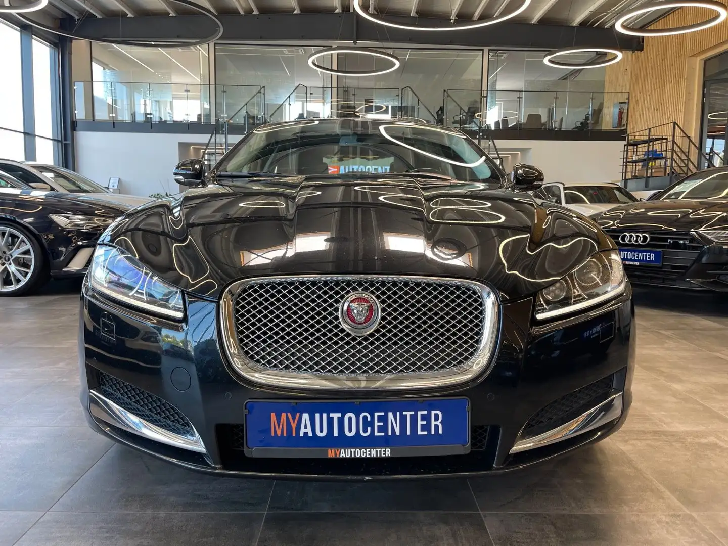 Jaguar XF 2.2 Diesel *LEDER*KAM*NAVI*PDC*SZHZ*XENON* Negru - 2