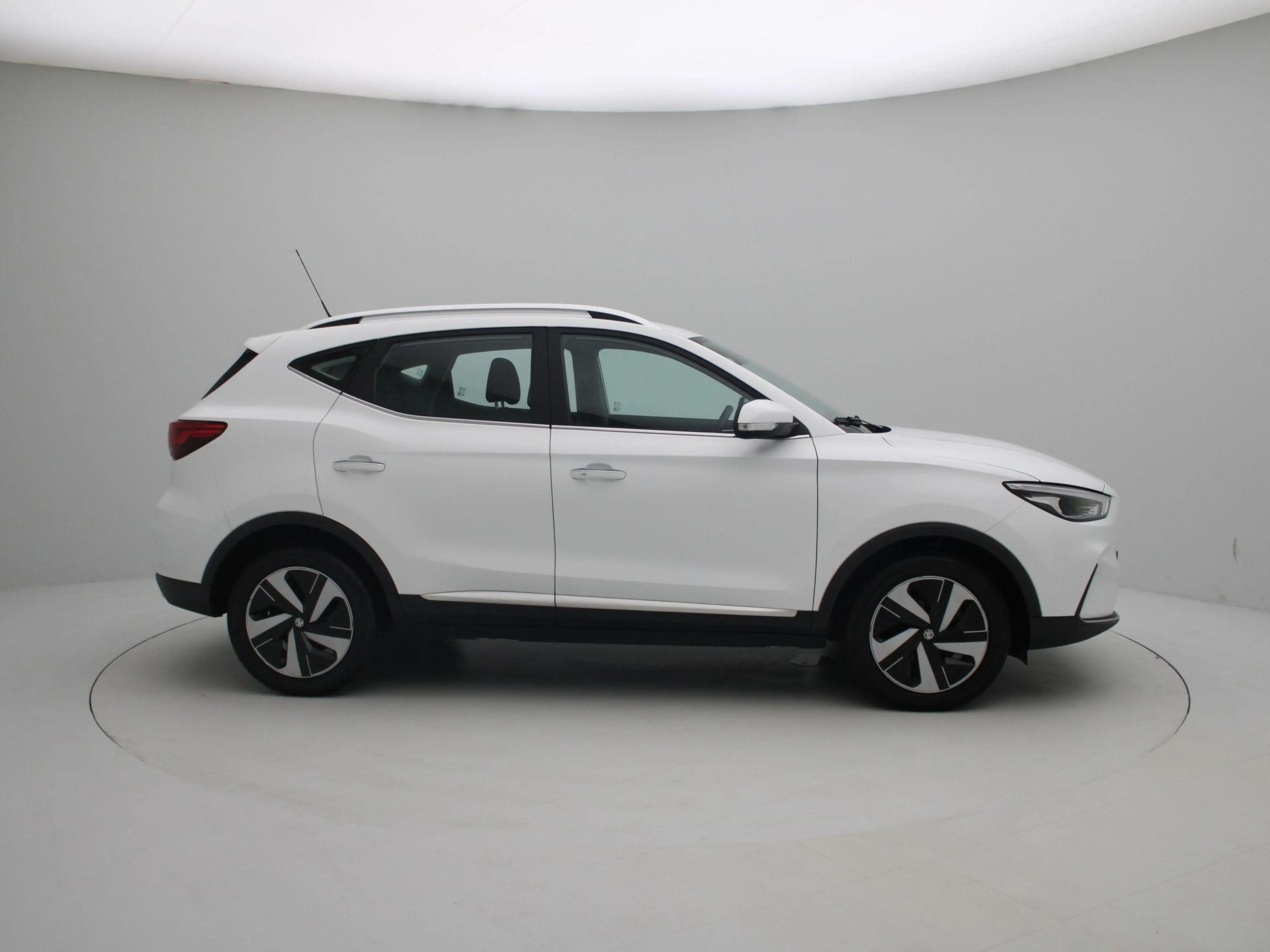 MG ZS EV Long Range Comfort 70 kWh — photo 6