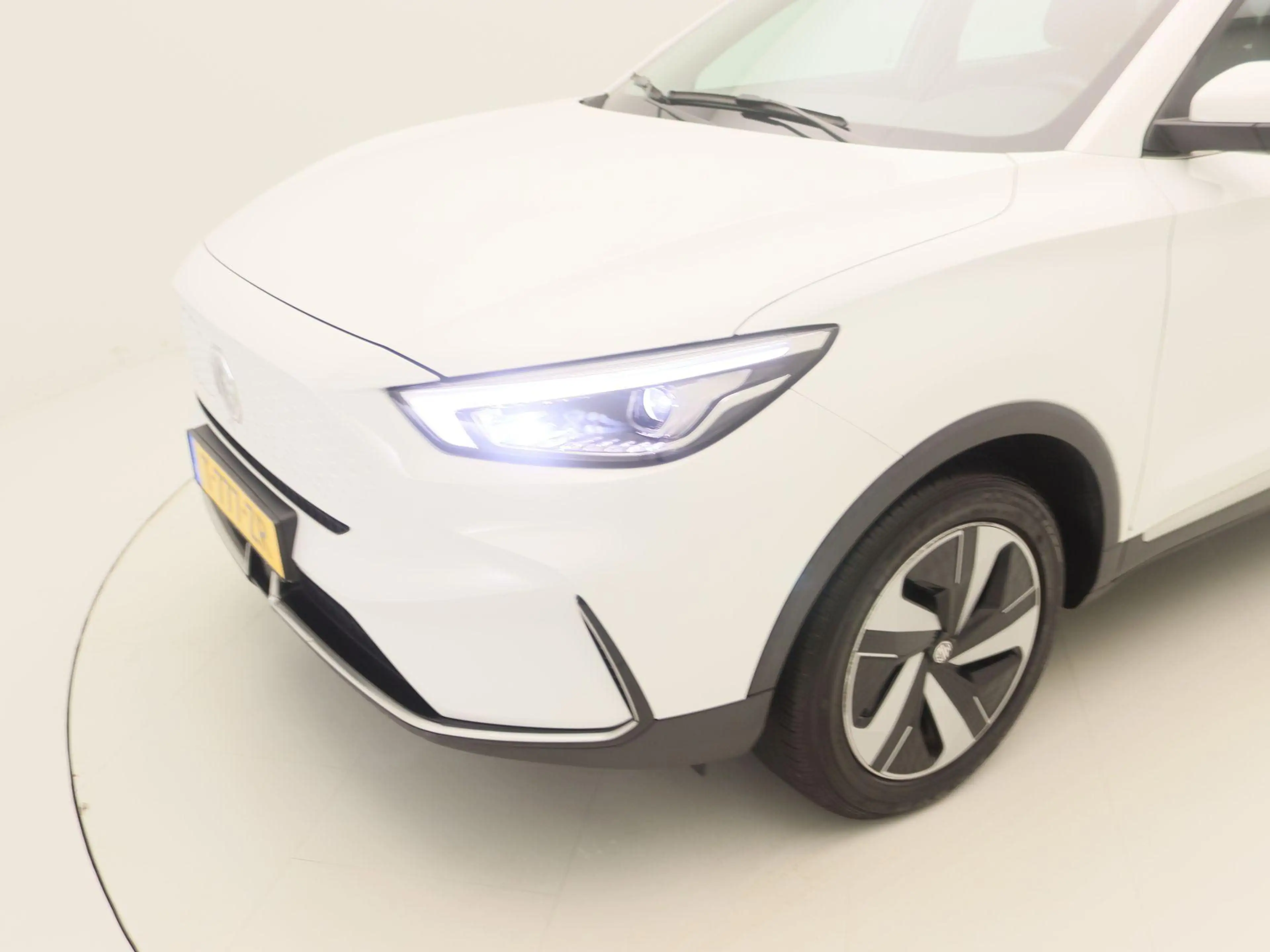 MG ZS EV Long Range Comfort 70 kWh — photo 15