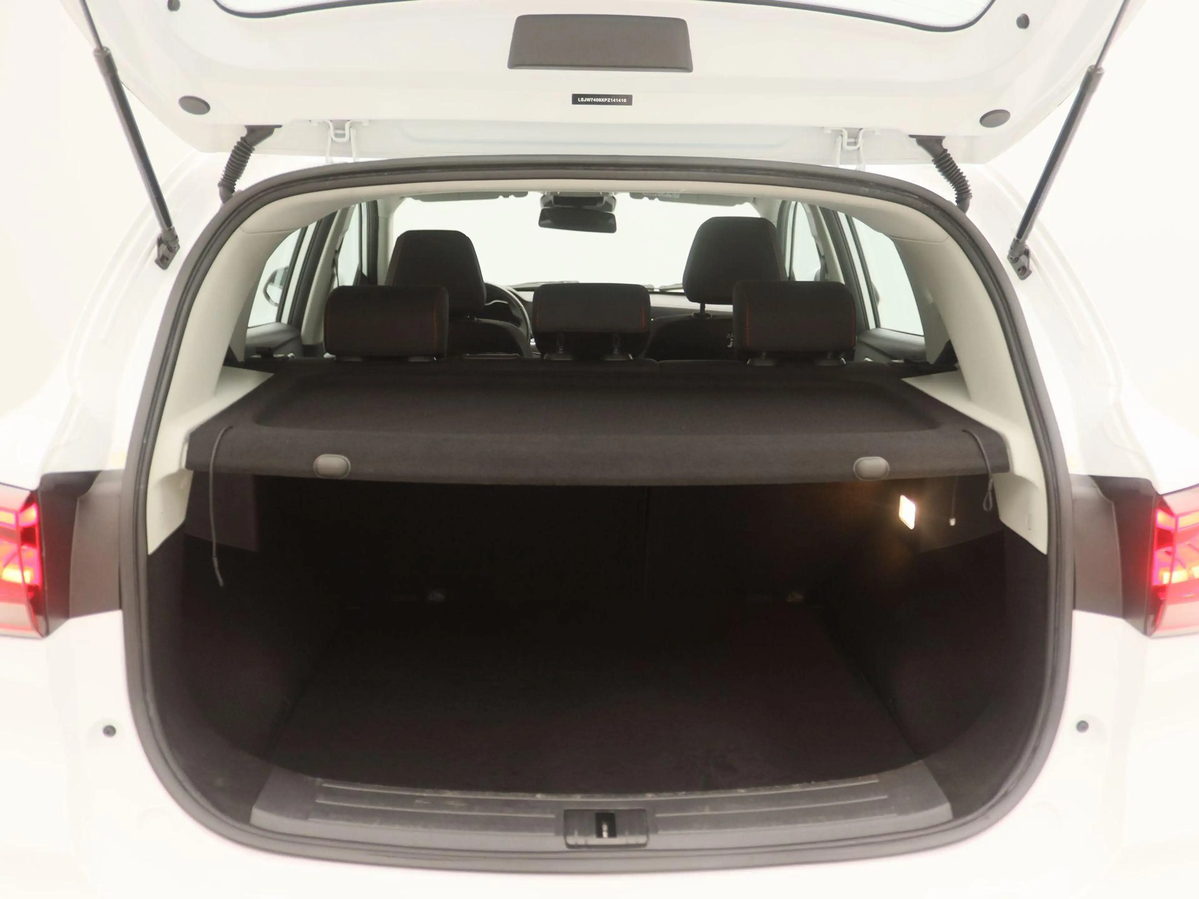 MG ZS EV Long Range Comfort 70 kWh — photo 13