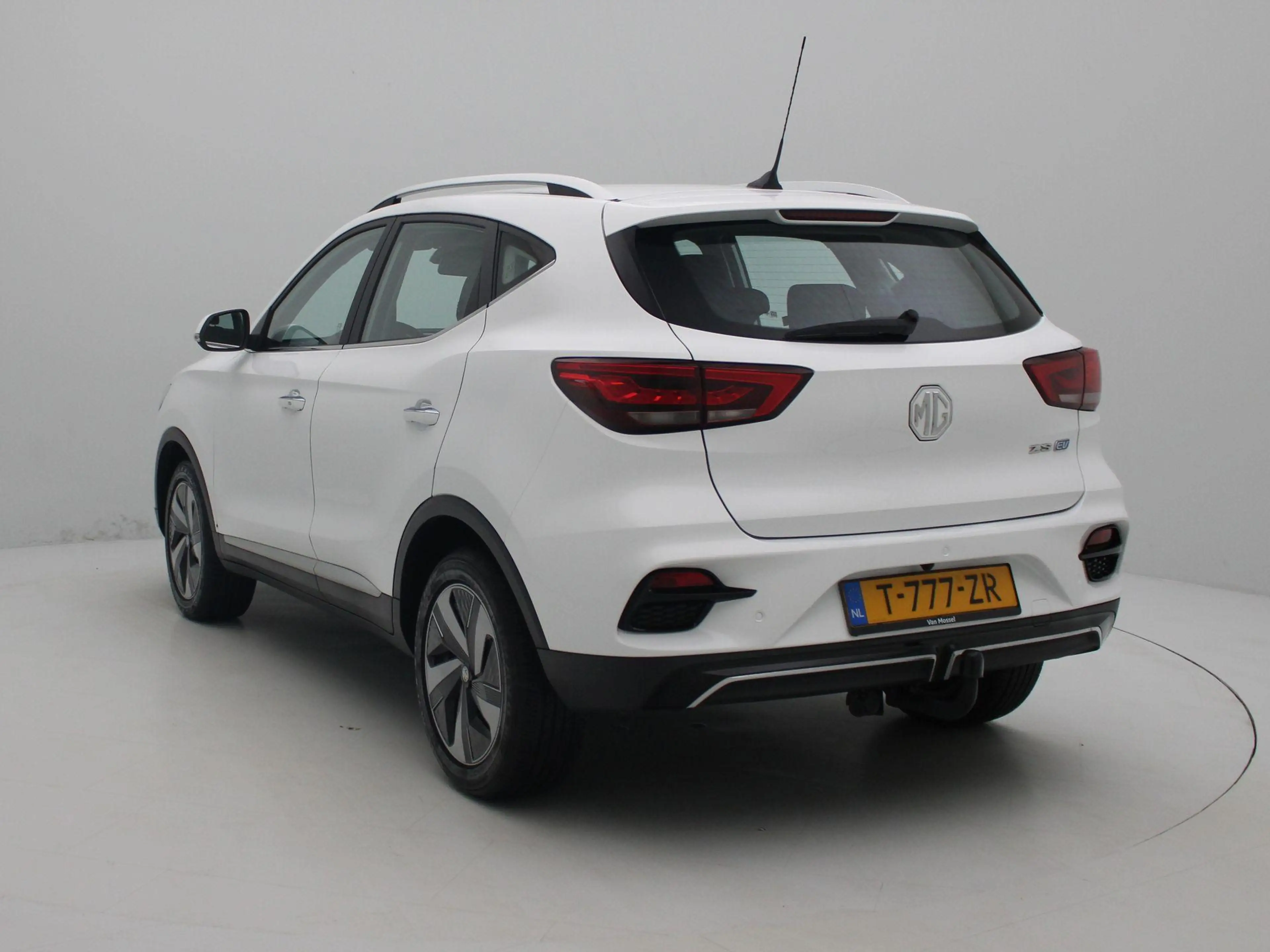 MG ZS EV Long Range Comfort 70 kWh — photo 2