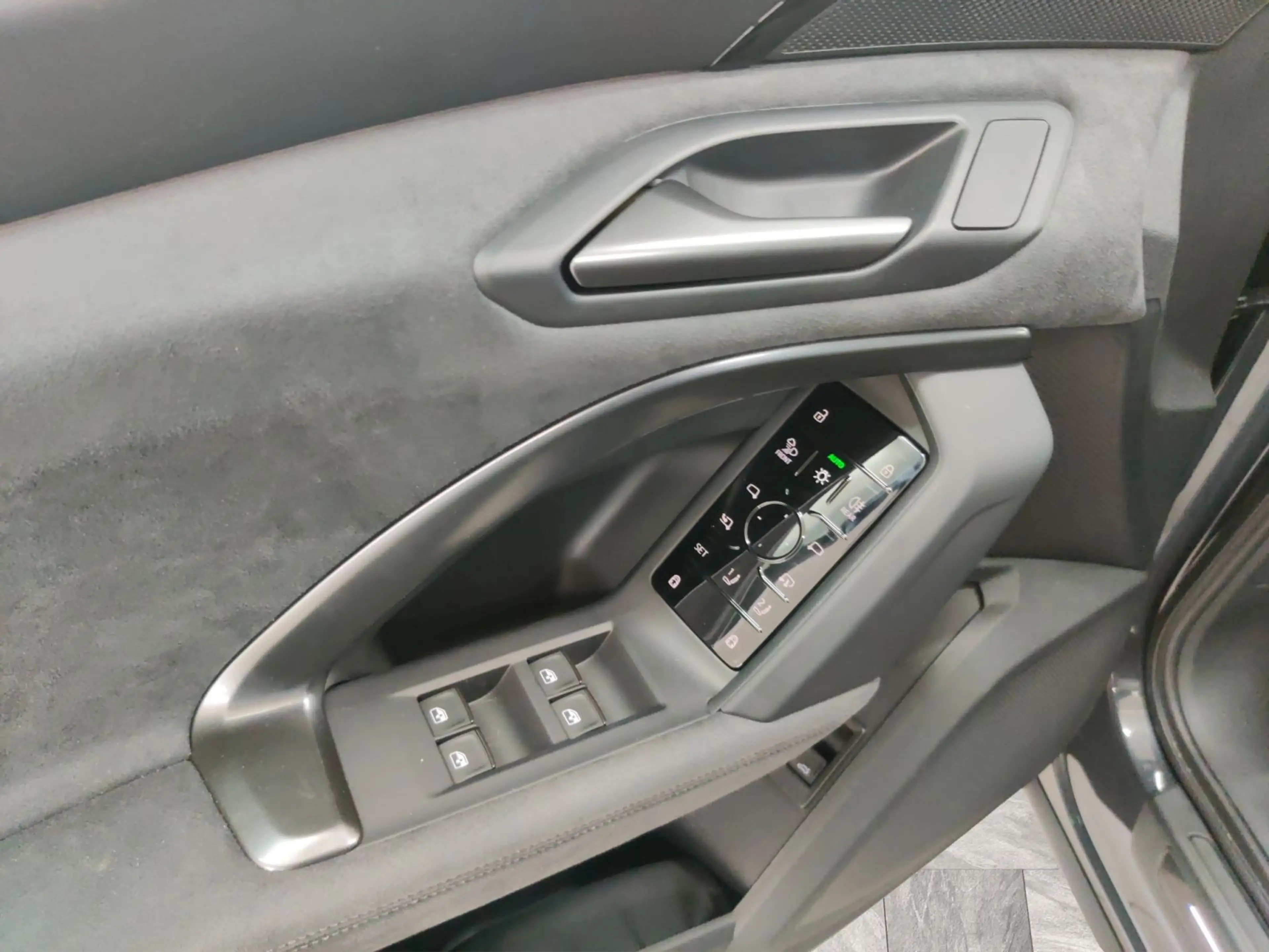 Audi Q5 S line TDI qu. AHK/Tech plus/Volllack/360° — photo 10