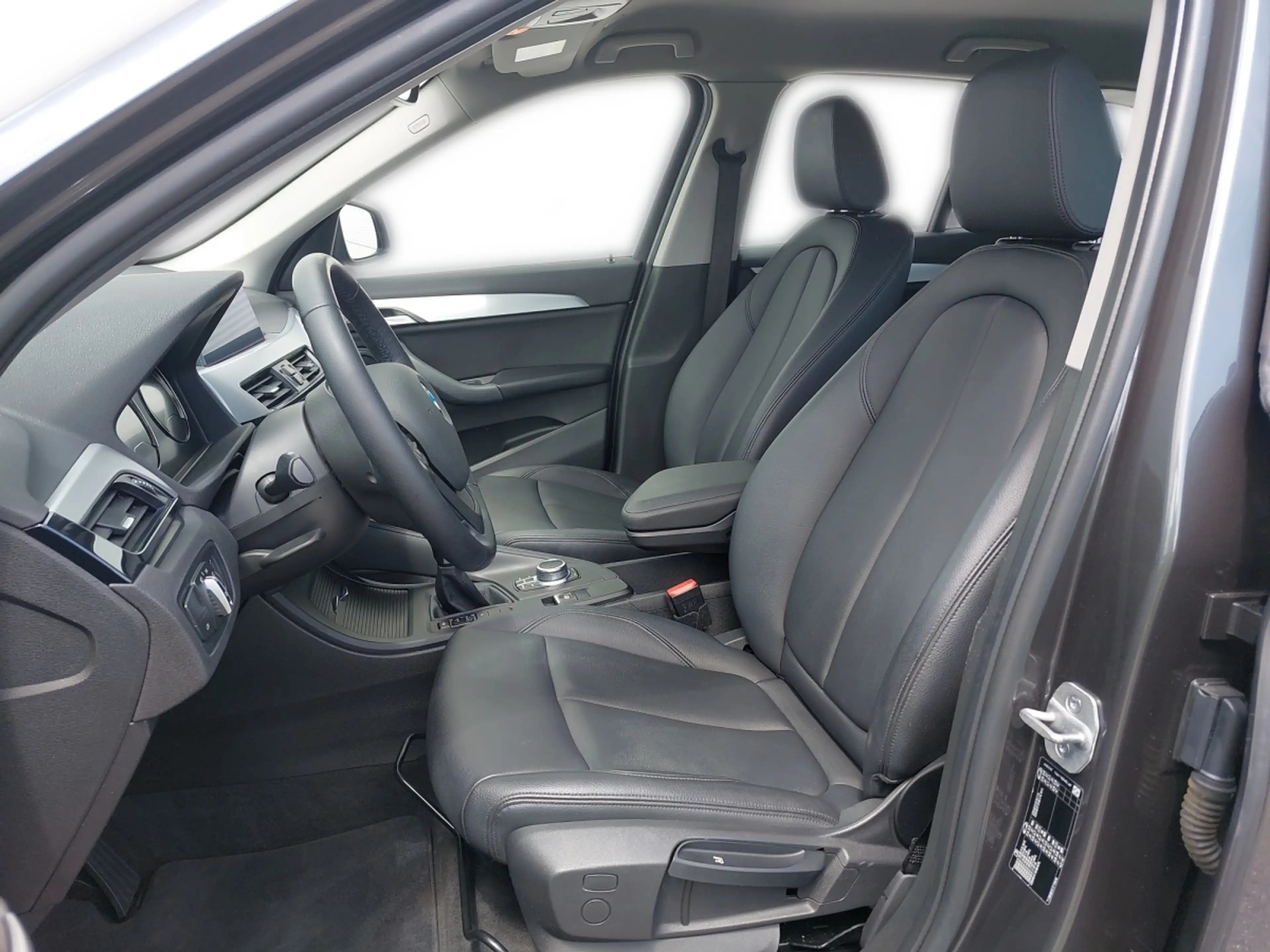BMW X1 sDrive 16d Advantage — photo 5