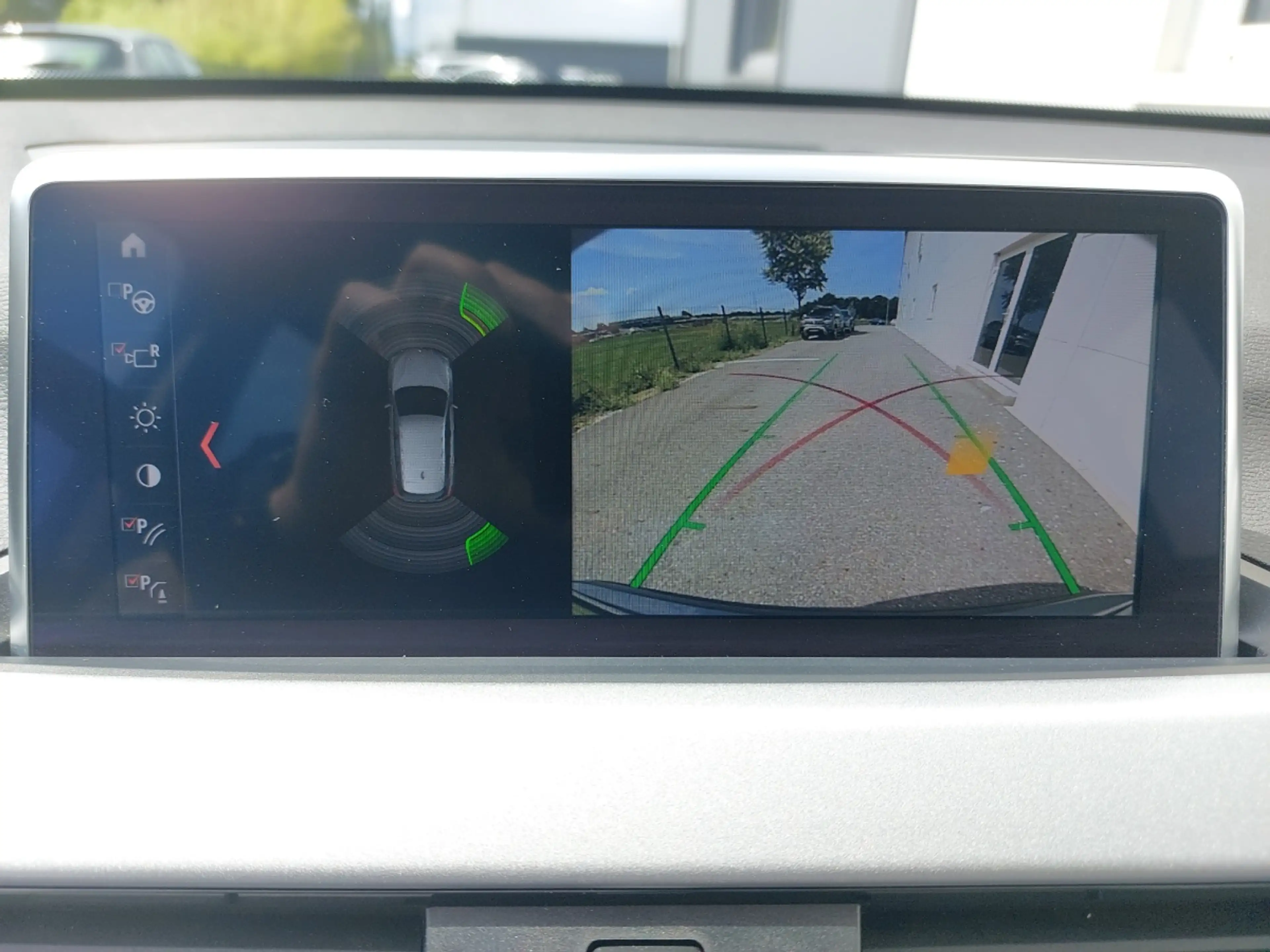 BMW X1 sDrive 16d Advantage — photo 15