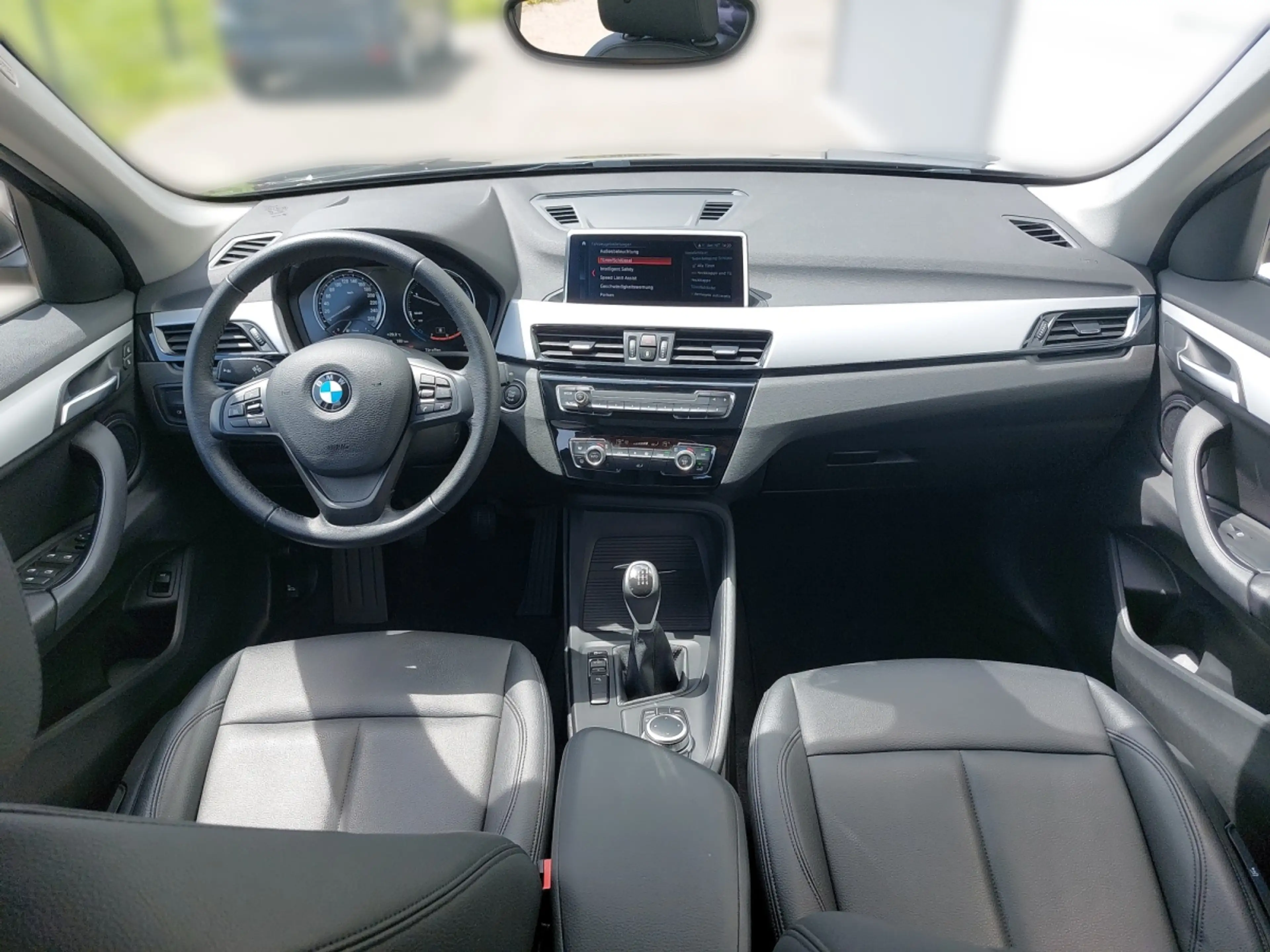 BMW X1 sDrive 16d Advantage — photo 4