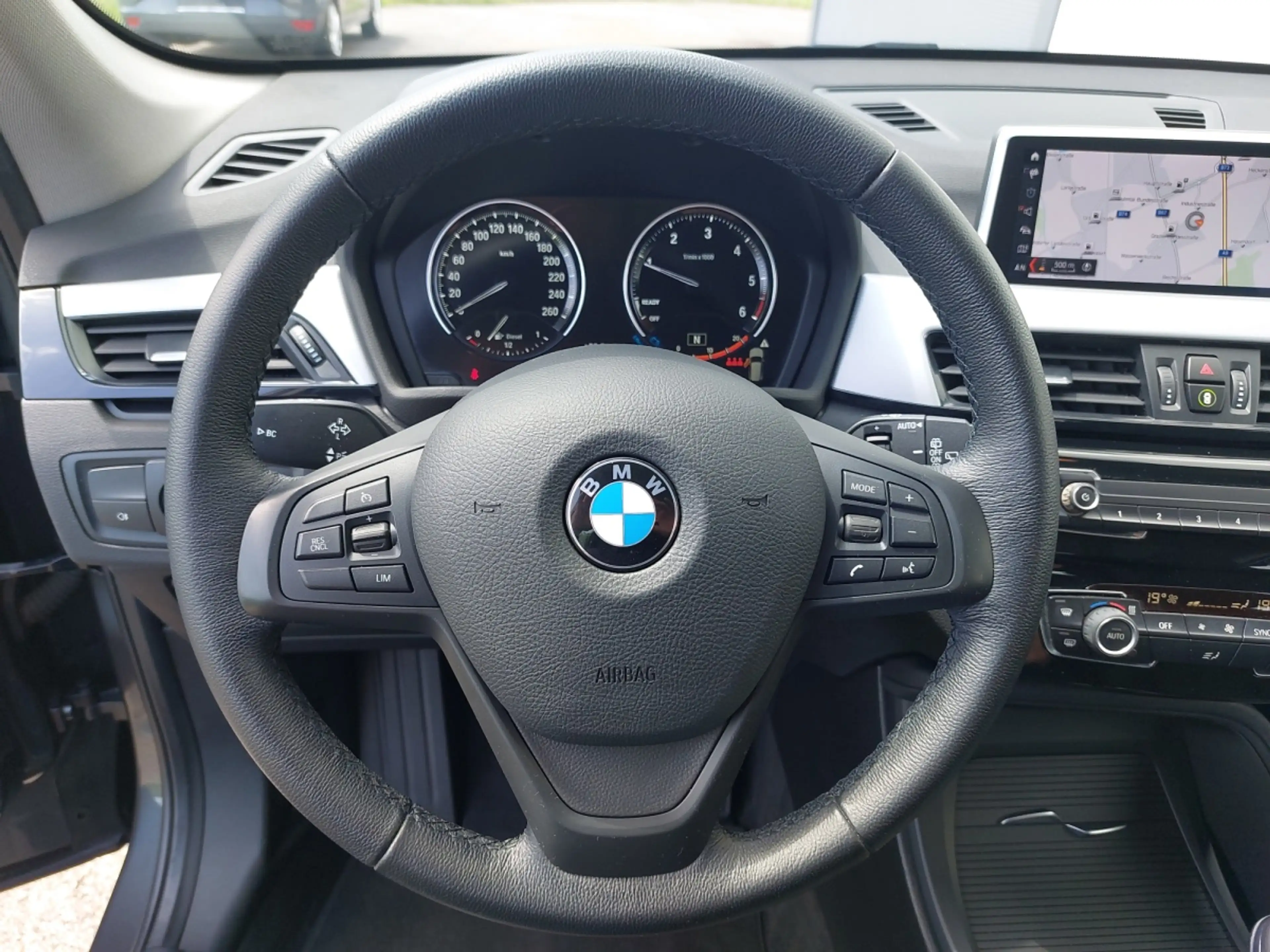 BMW X1 sDrive 16d Advantage — photo 12