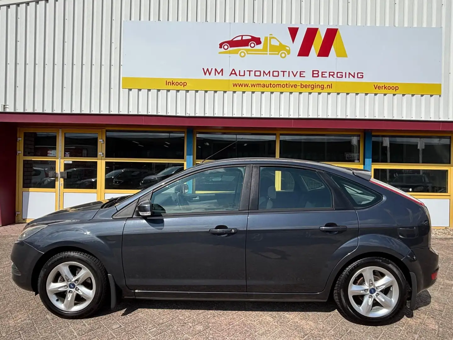 Ford Focus 1.6 Comfort AIRCO NAVI Grijs - 2