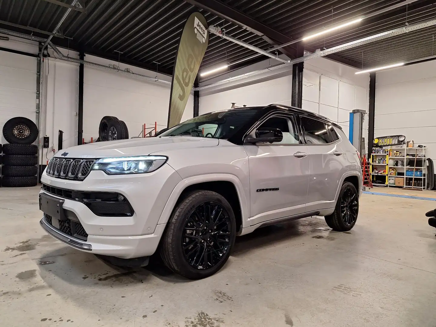 Jeep Compass 1.3 T4 4xe PLUG-IN HYBRID Automatik S Argent - 2