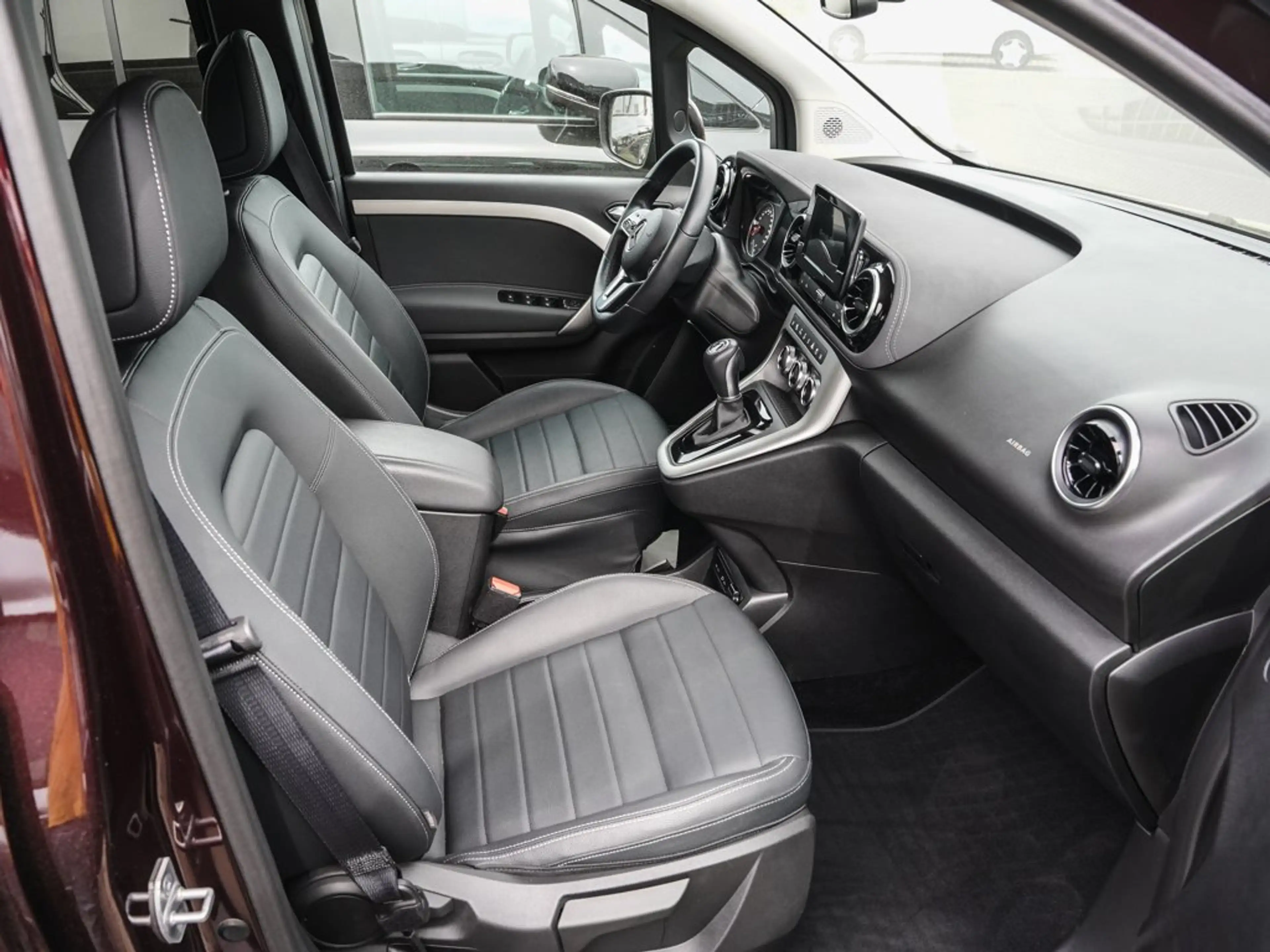 Mercedes-Benz T-Class T 180 d Progressive LED Kamera KEYLESS-GO AHK 7G — photo 8