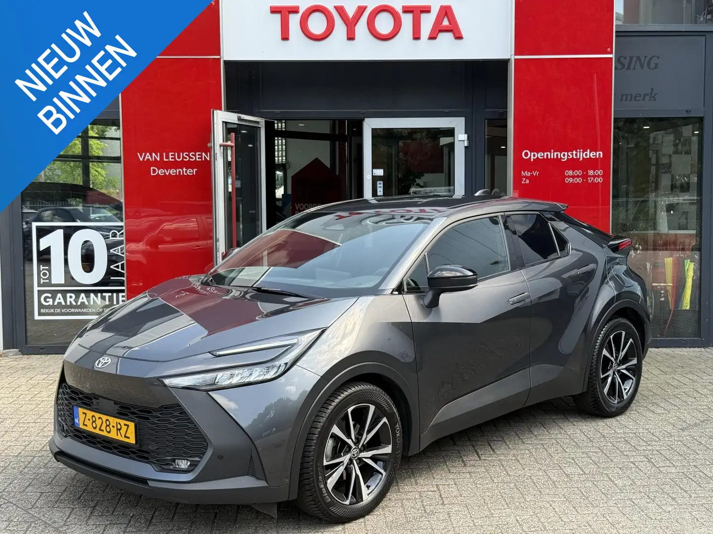 Toyota C-HR 1.8 HYBRID 140 DYNAMIC 4S-BANDEN APPLE/ANDROID AD- Grau - 1