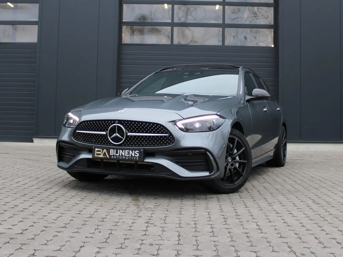 Mercedes-Benz C 300 e T 9G-TRONIC AMG Line / Panodak / + WINTERSET Grau - 2