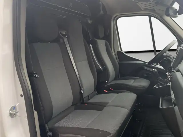 Renault Master view 15