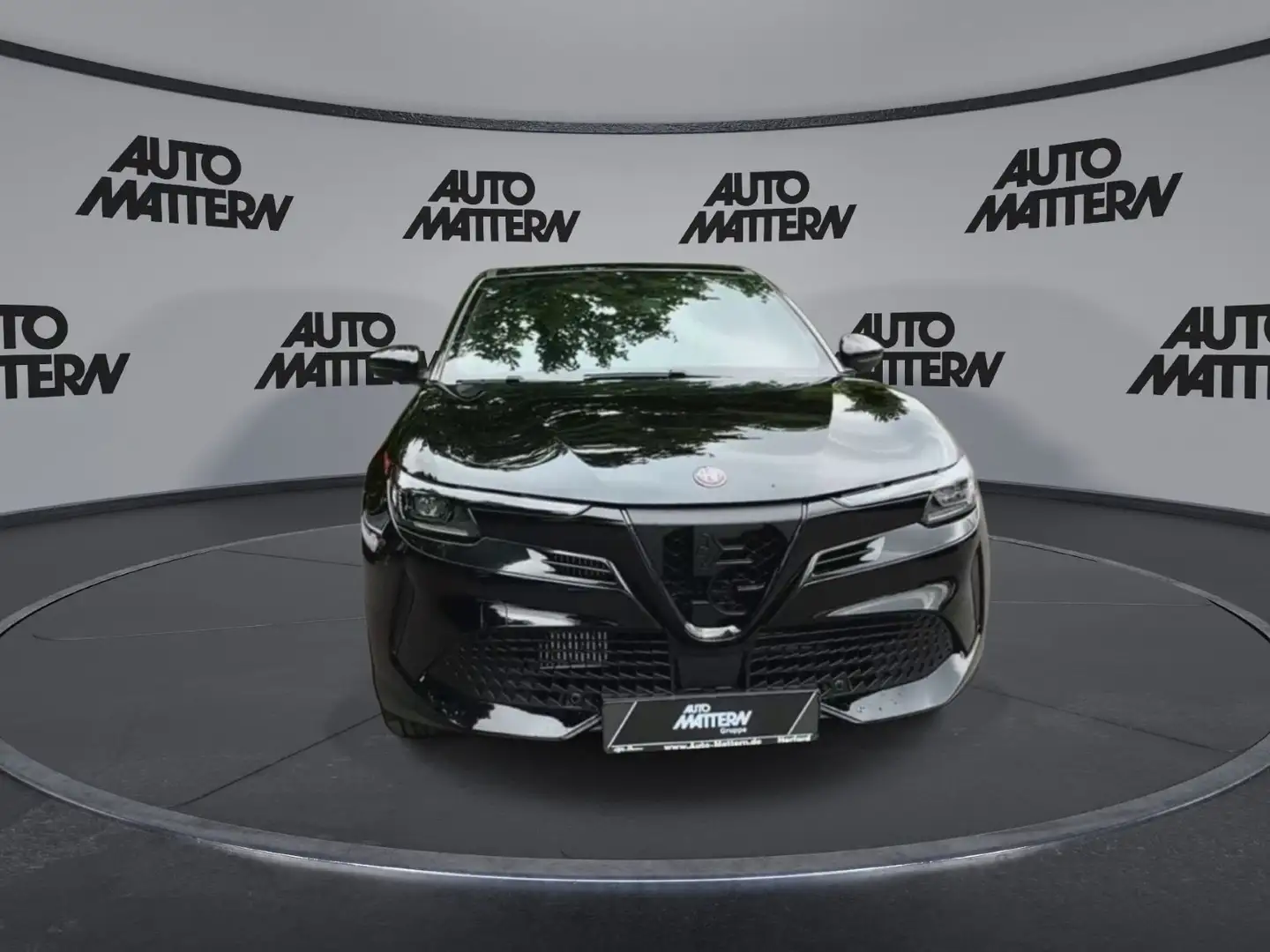 Alfa Romeo Junior 1.2 VGT Mild-Hybrid Speciale +Tech Paket Zwart - 2