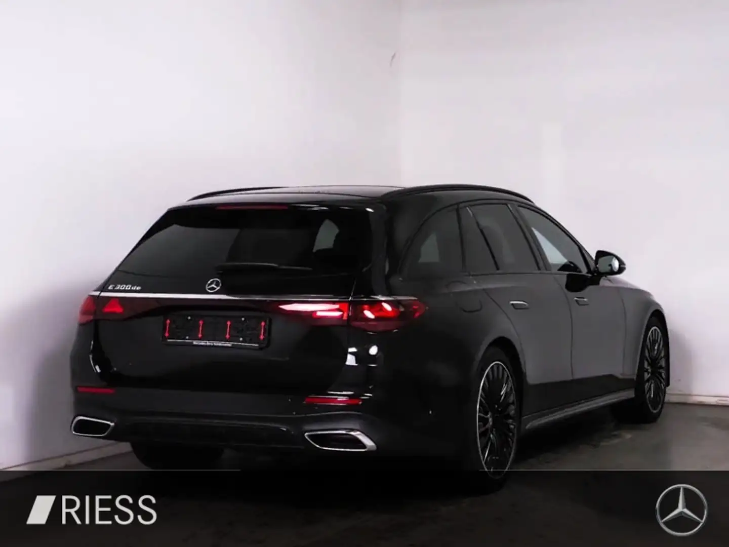 Mercedes-Benz E 300 de AMG Sport Night Distr AHK Superscreen Schwarz - 2