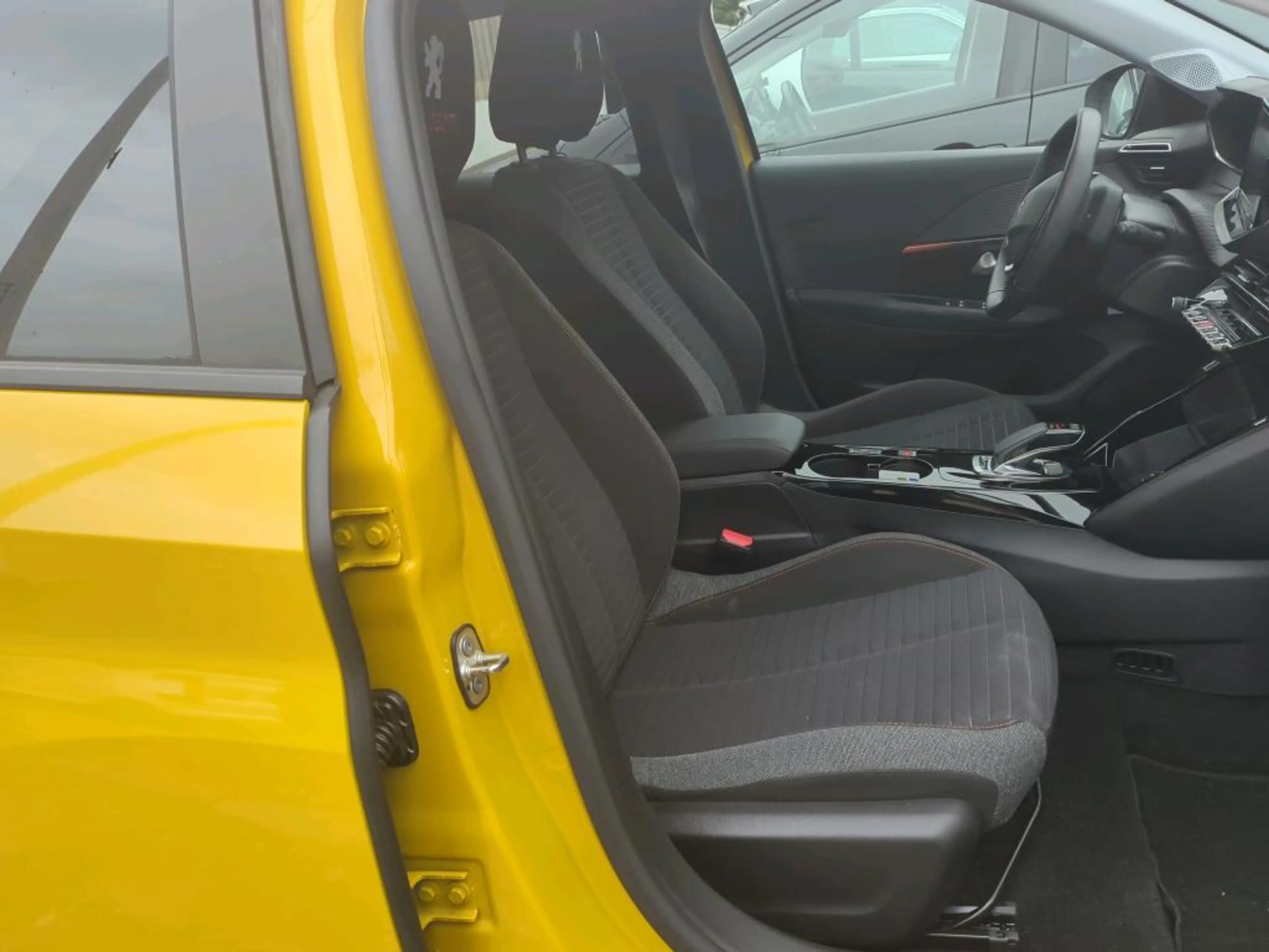 Peugeot e-208 EV Active Pack 50 kWh | Navigatie | Parkeersensore — photo 8