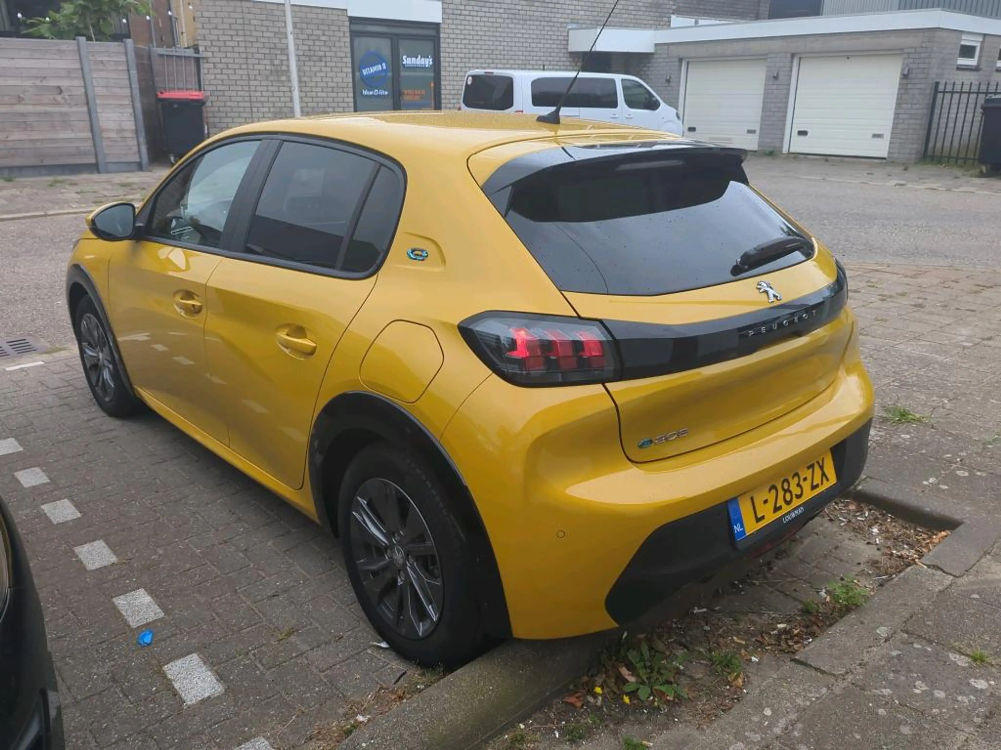 Peugeot e-208 EV Active Pack 50 kWh | Navigatie | Parkeersensore — photo 6