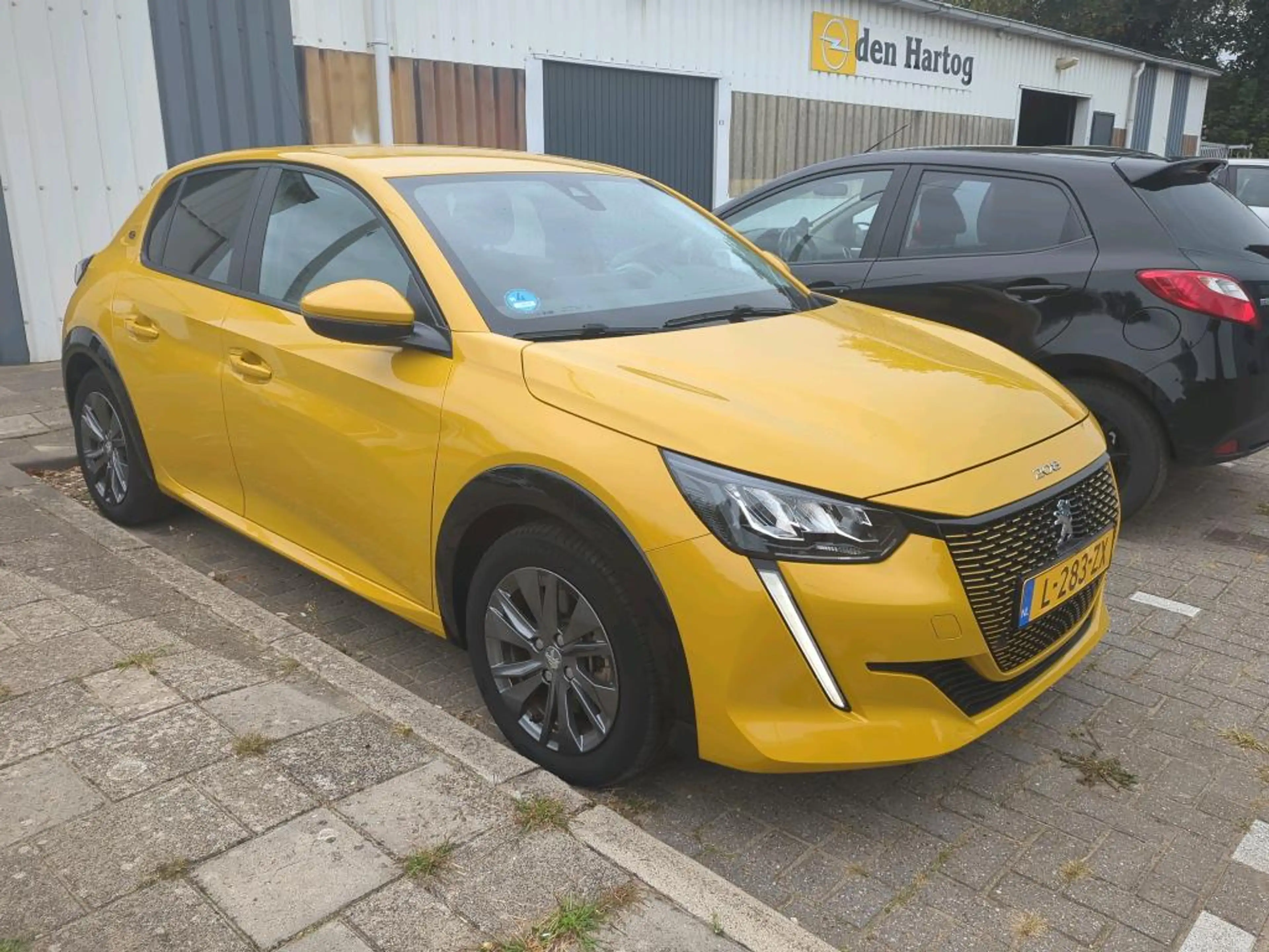 Peugeot e-208 EV Active Pack 50 kWh | Navigatie | Parkeersensore — photo 3